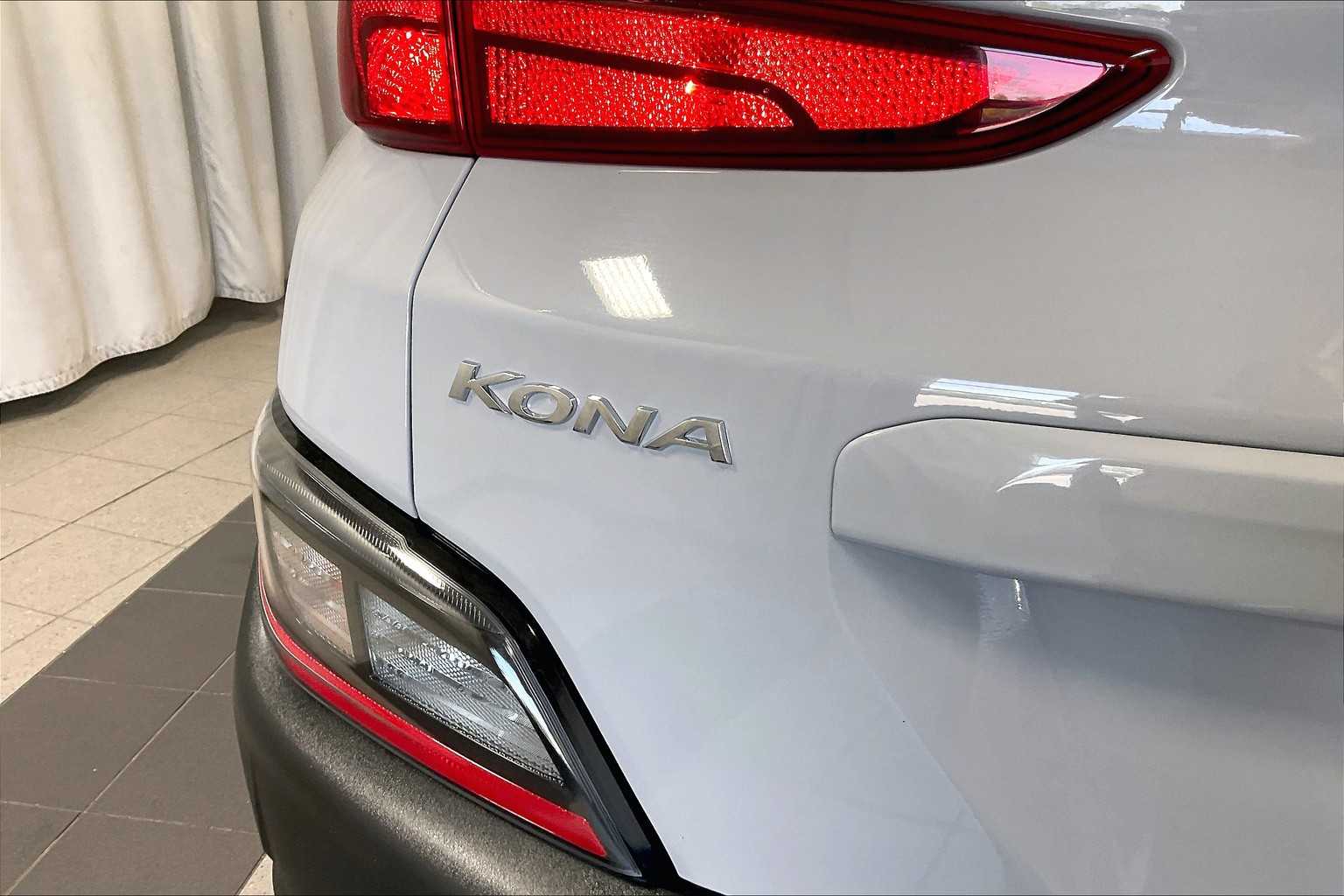 2022 Hyundai Kona SEL - Photo 28