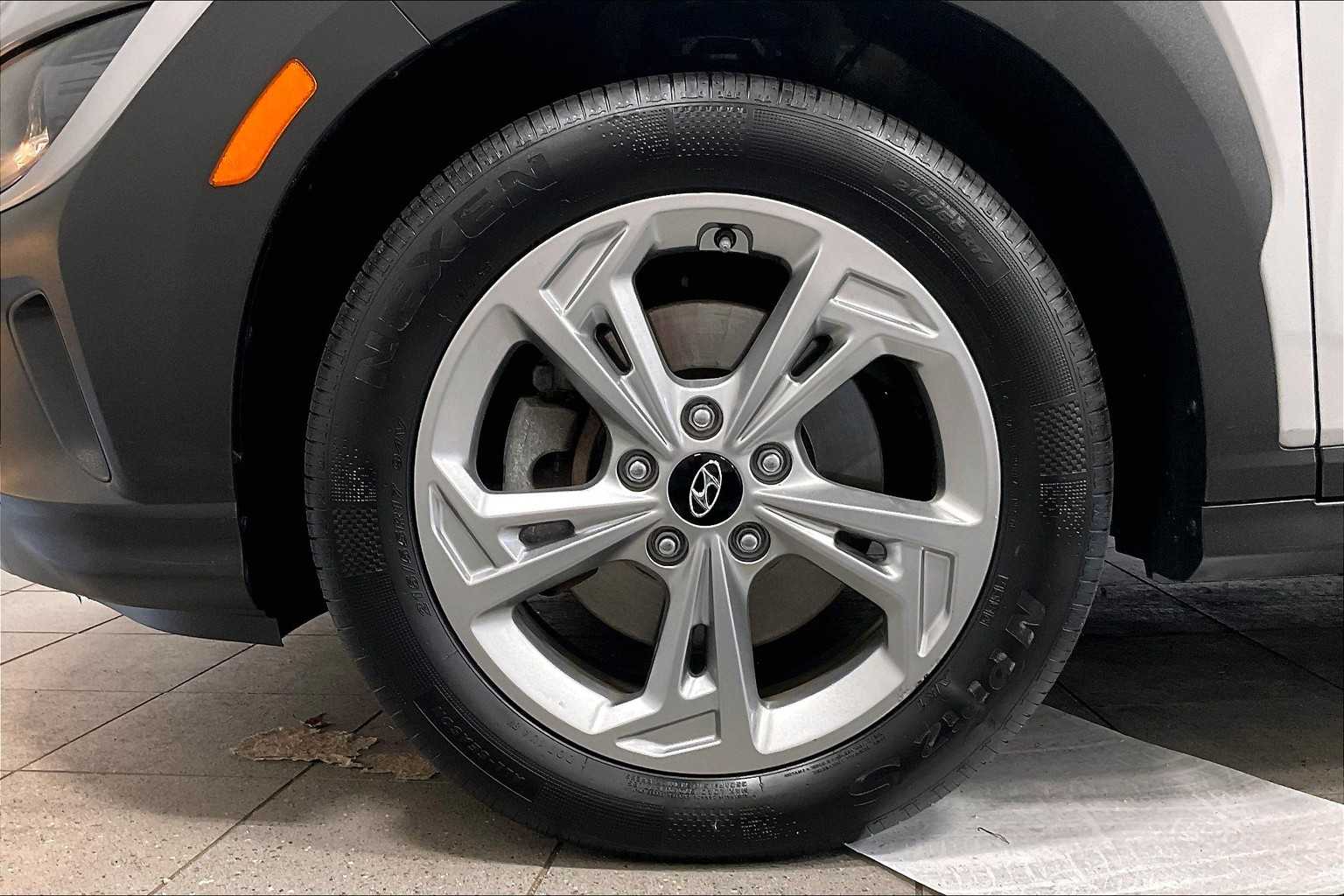 2022 Hyundai Kona SEL - Photo 7