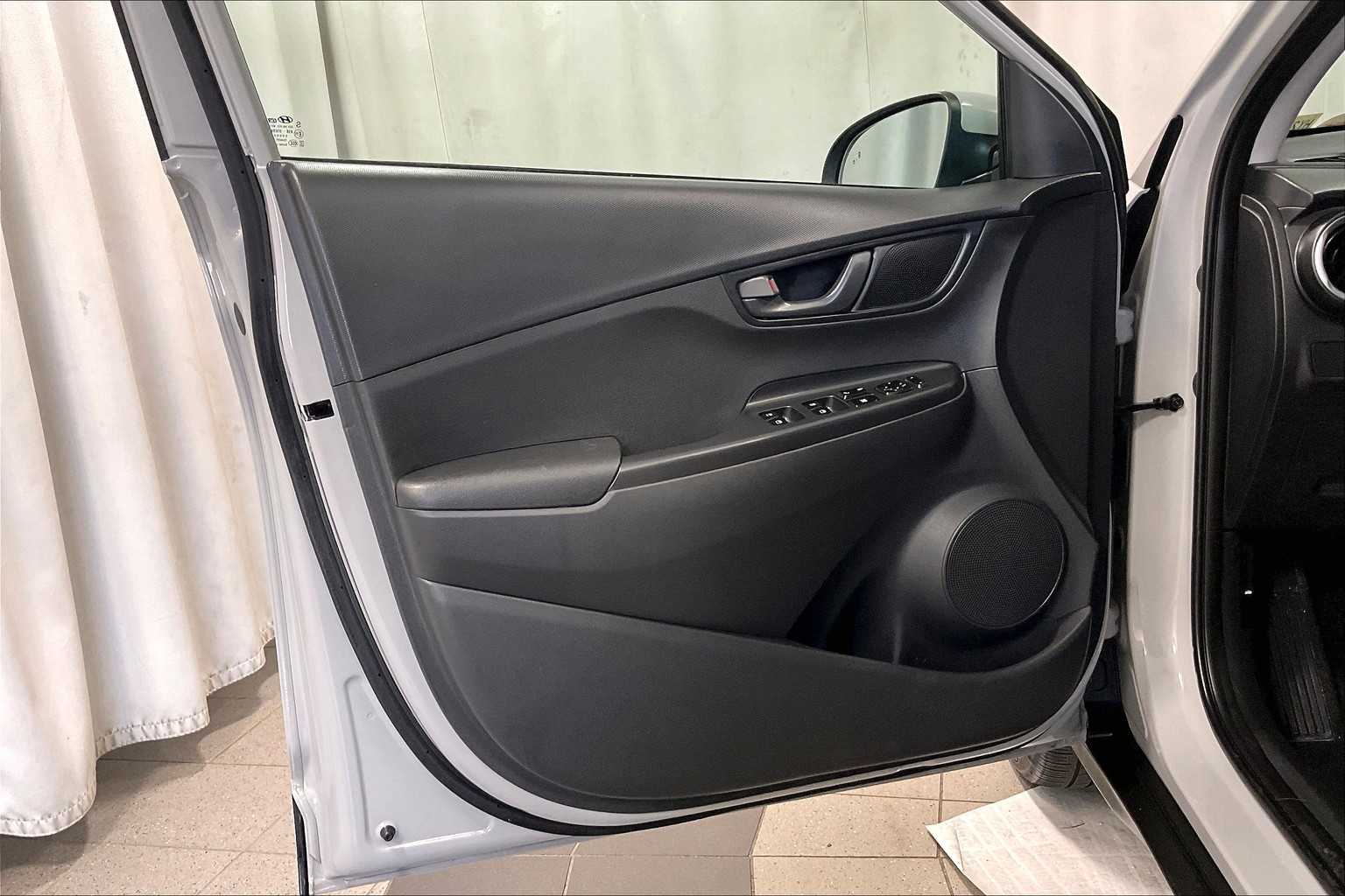 2022 Hyundai Kona SEL - Photo 9