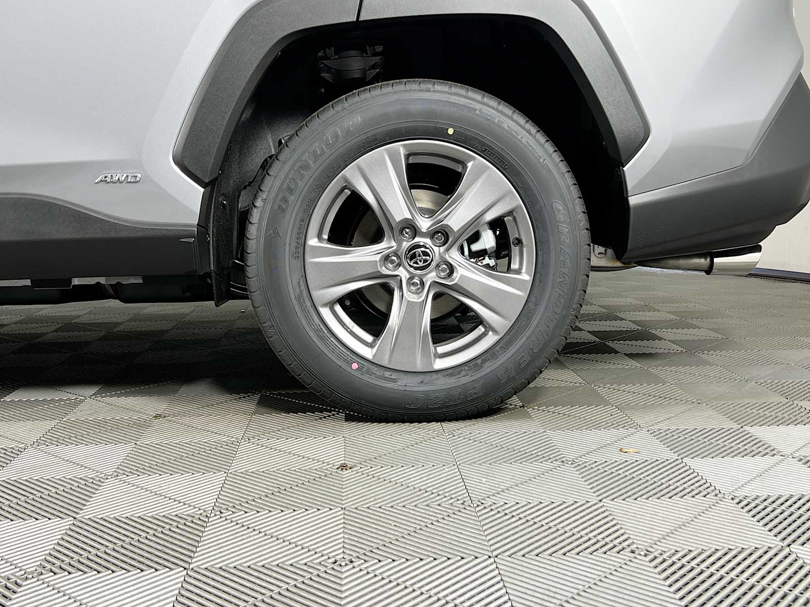 2025 Toyota RAV4 Hybrid LE - Photo 19