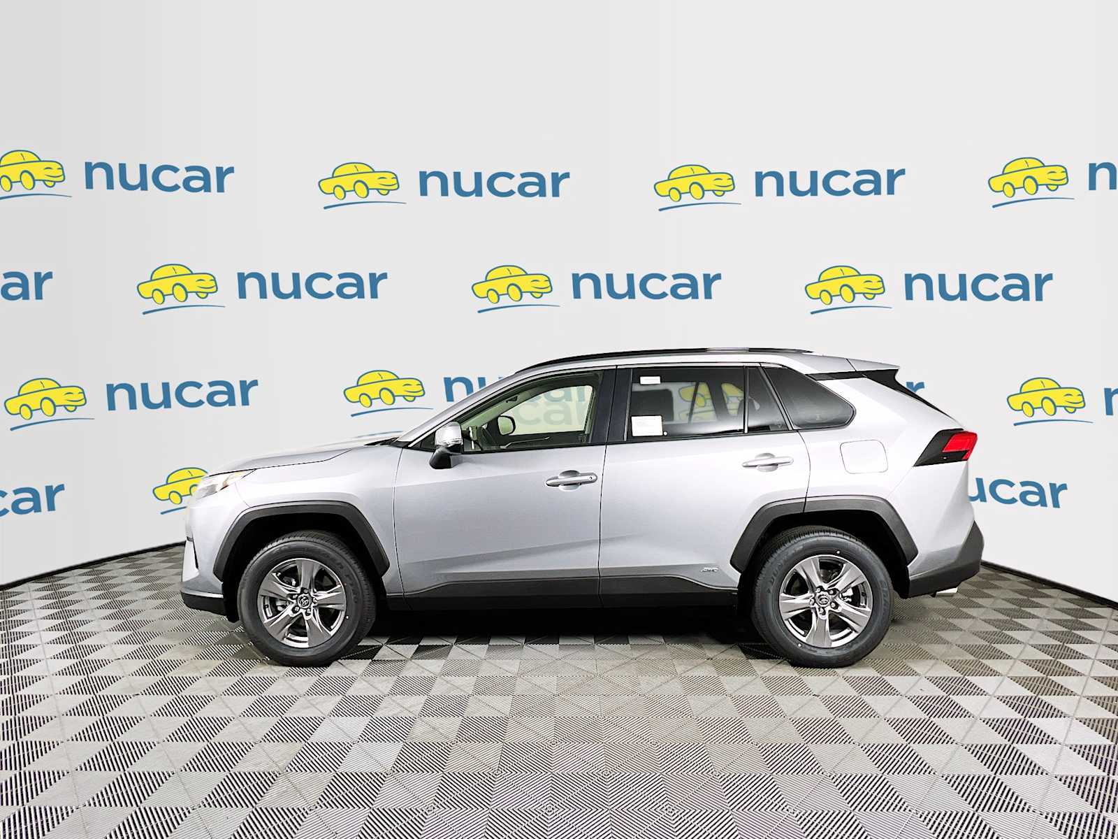 2025 Toyota RAV4 Hybrid LE - Photo 3