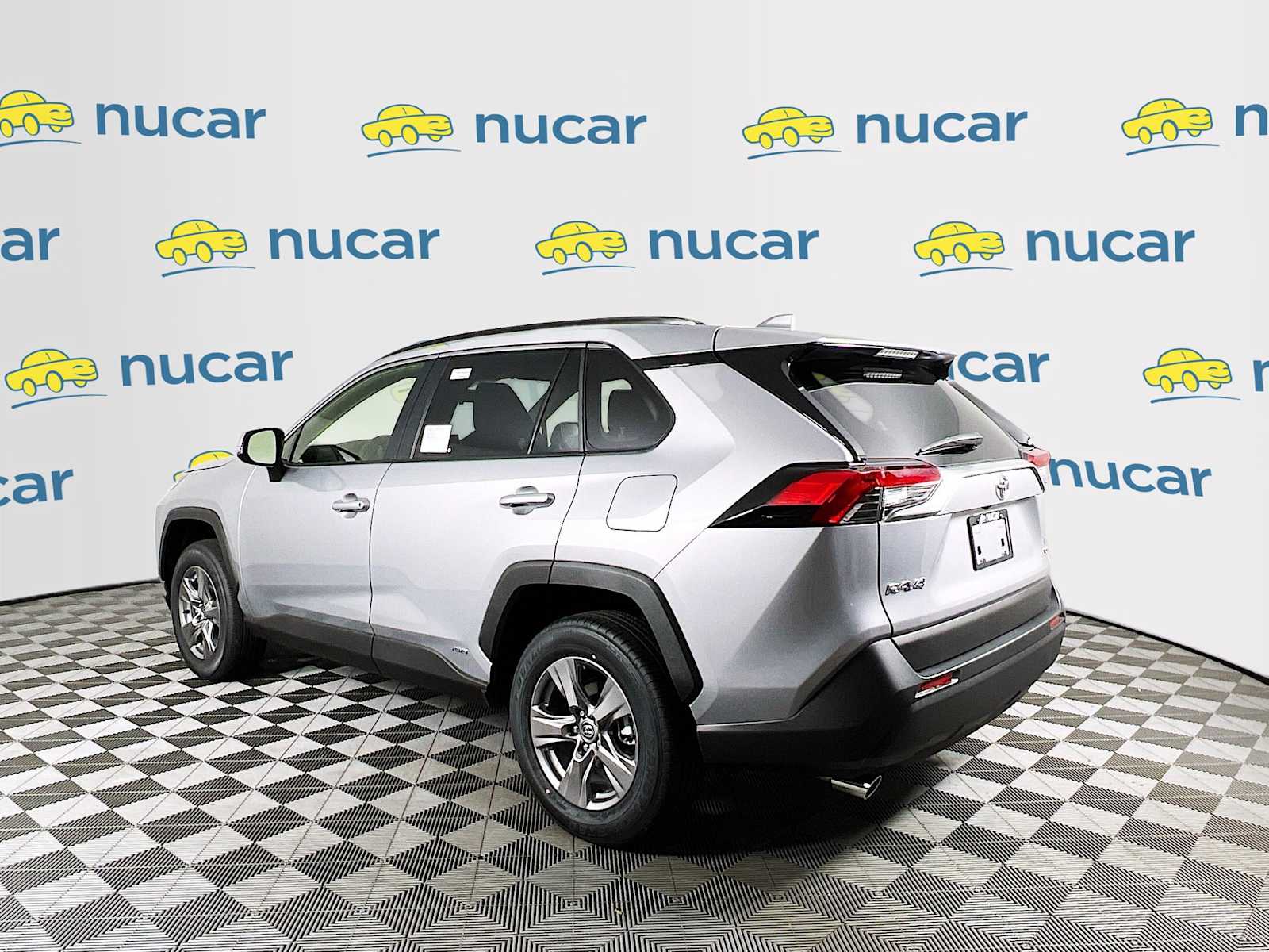 2025 Toyota RAV4 Hybrid LE - Photo 4