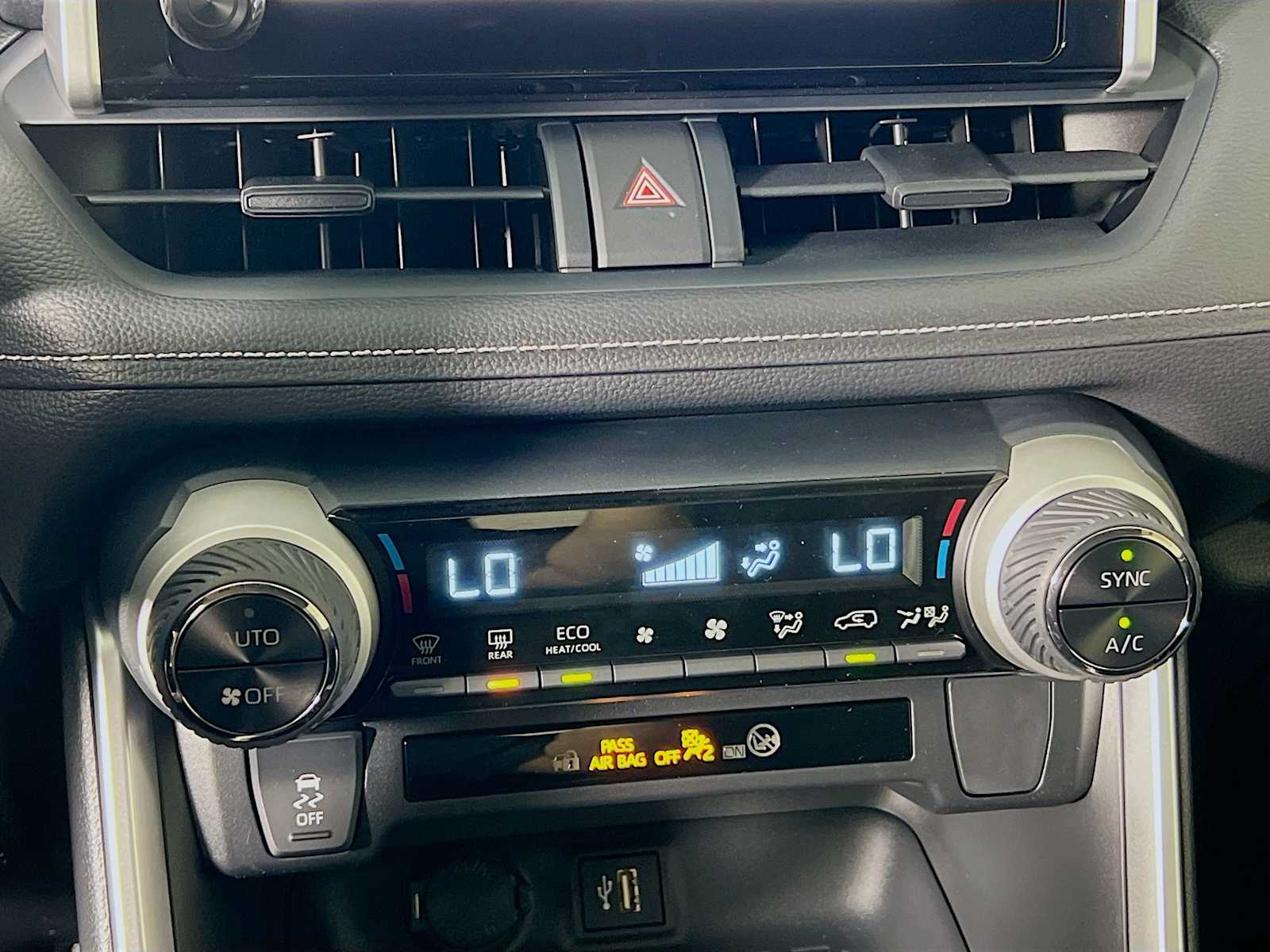 2025 Toyota RAV4 Hybrid LE - Photo 10