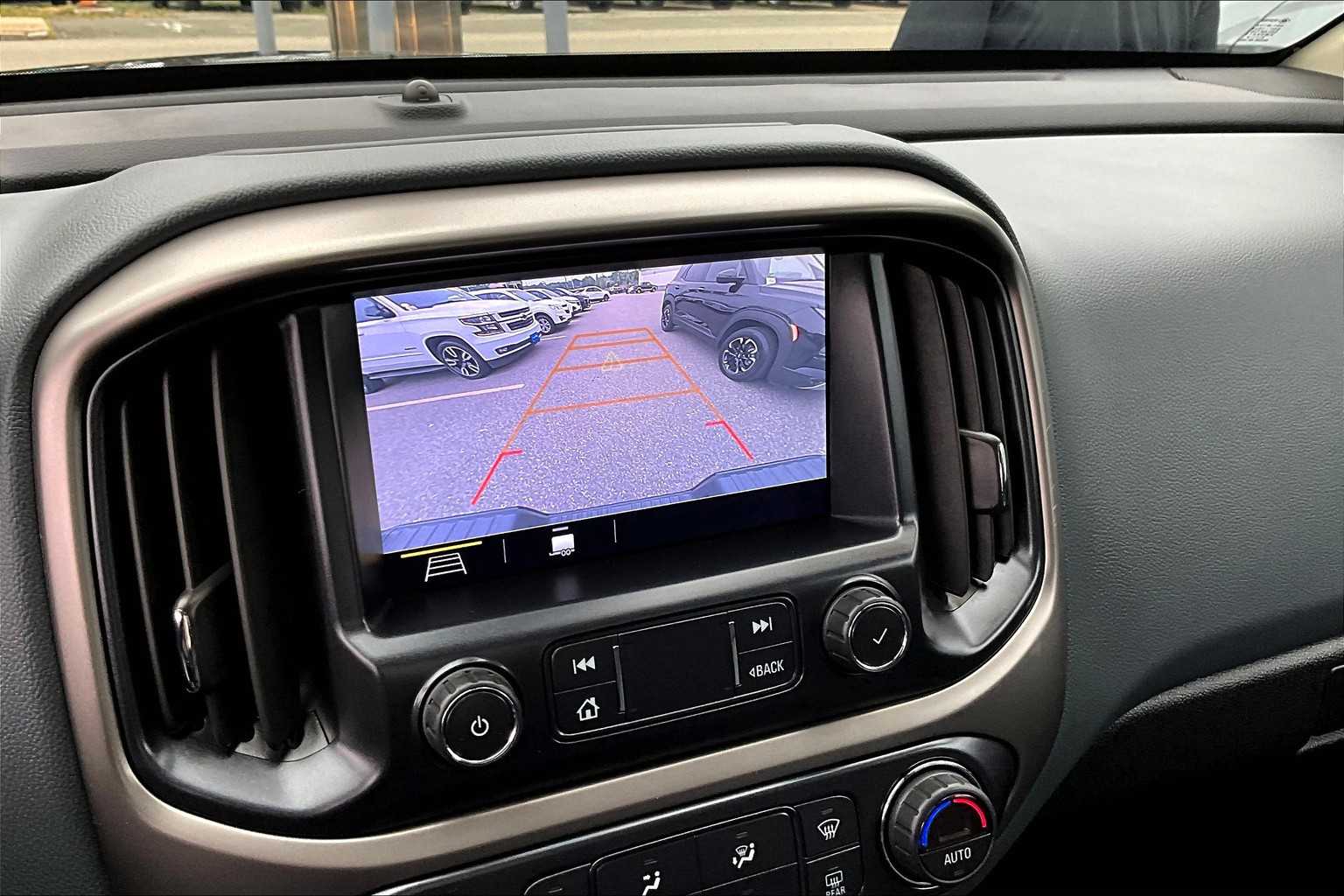 2021 Chevrolet Colorado 4WD Z71 - Photo 19