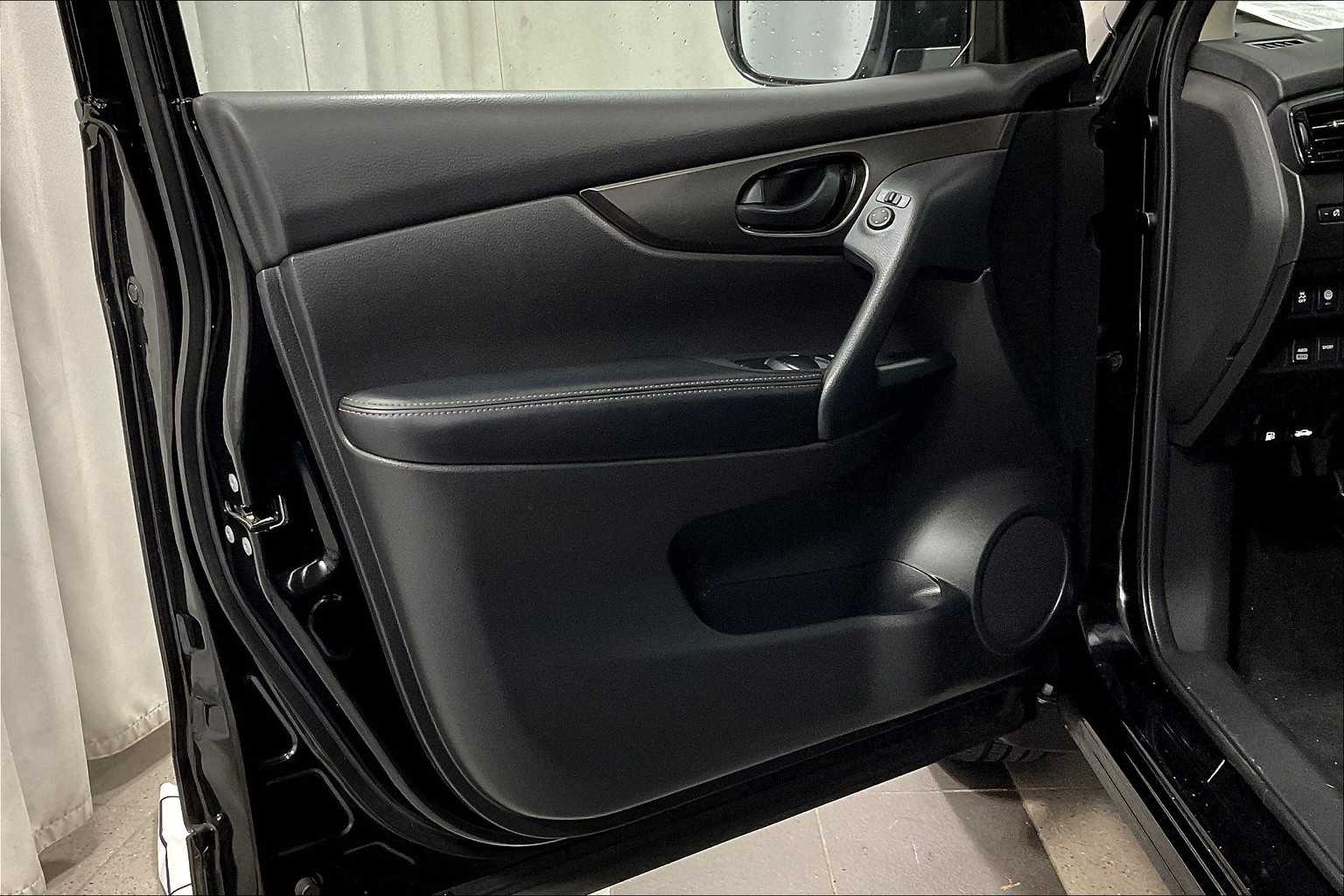 2021 Nissan Rogue Sport S - Photo 9