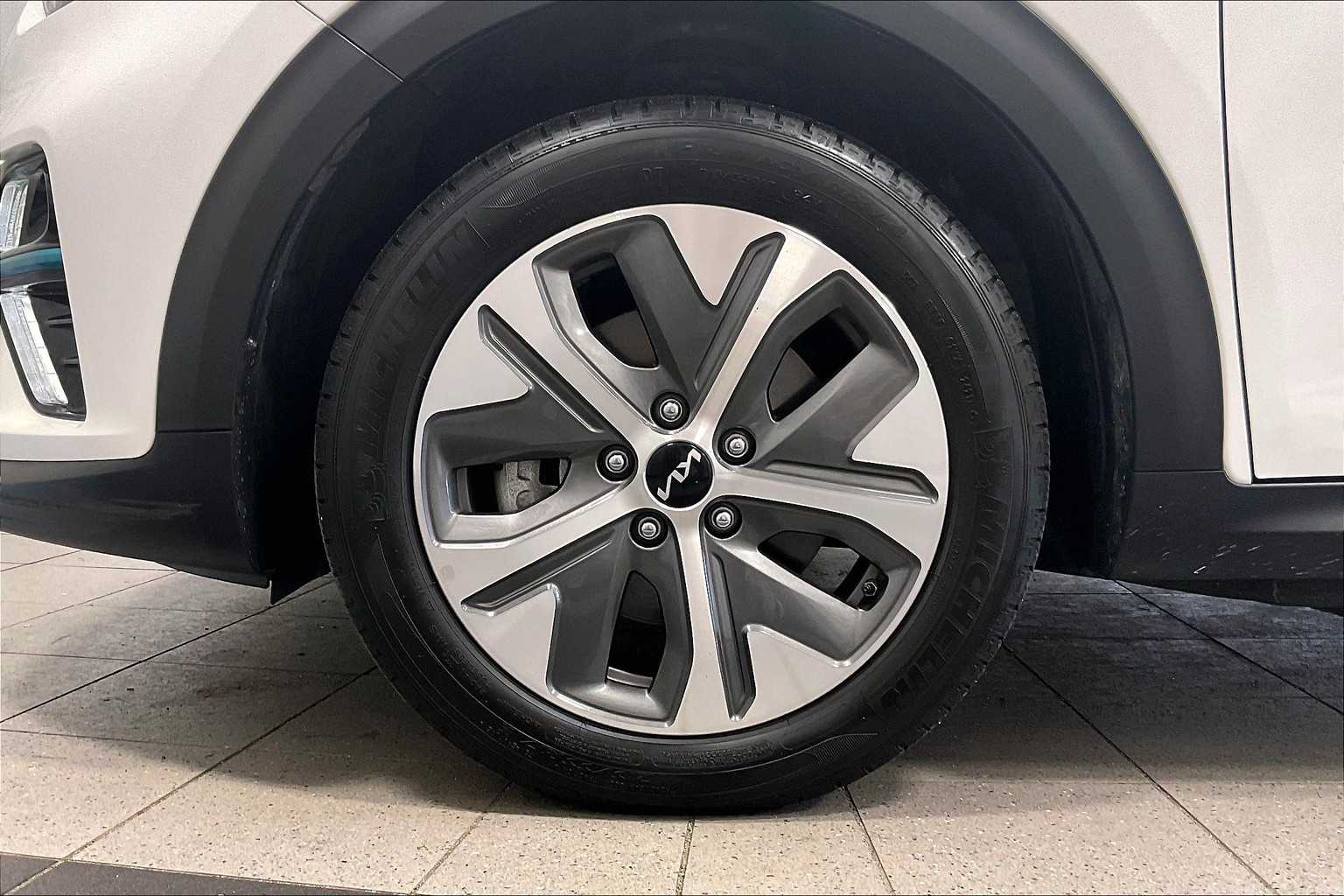 2022 Kia Niro EV EX Premium - Photo 7