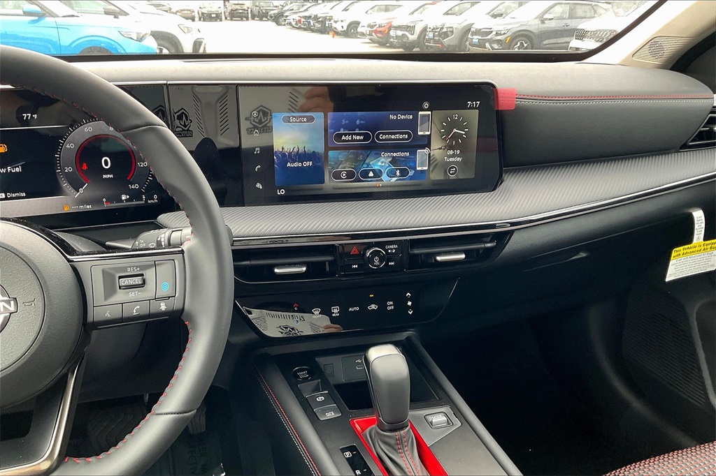 2025 Nissan Kicks SR - Photo 13