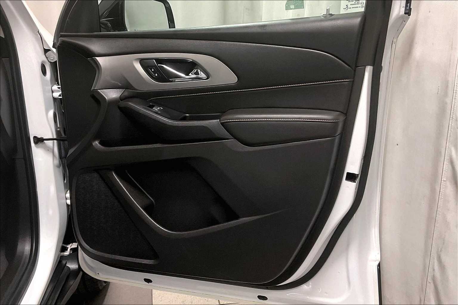 2019 Chevrolet Traverse LS - Photo 12