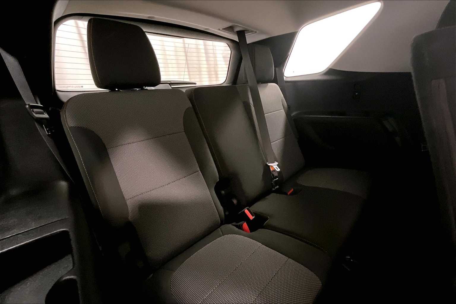 2019 Chevrolet Traverse LS - Photo 17