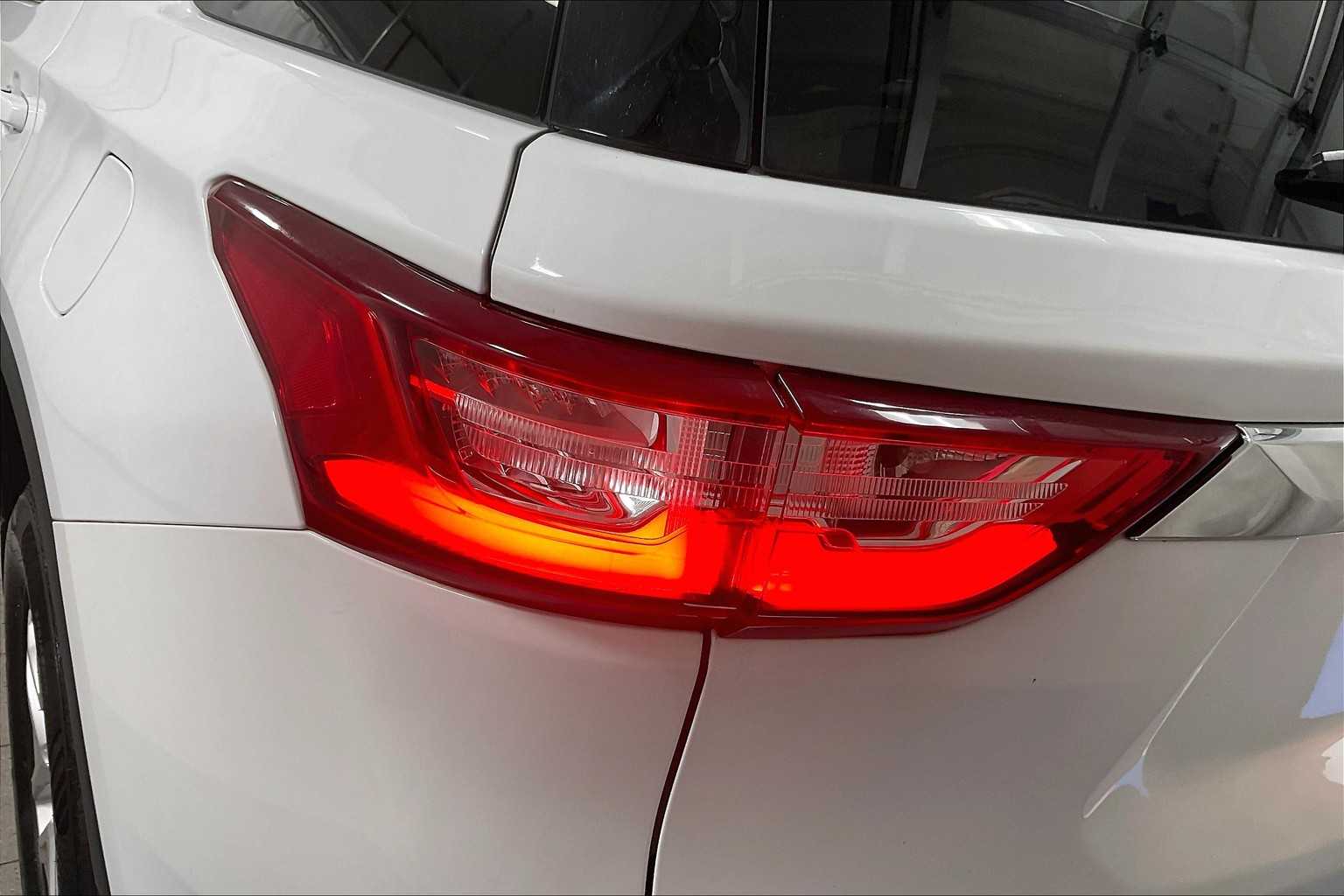 2019 Chevrolet Traverse LS - Photo 34