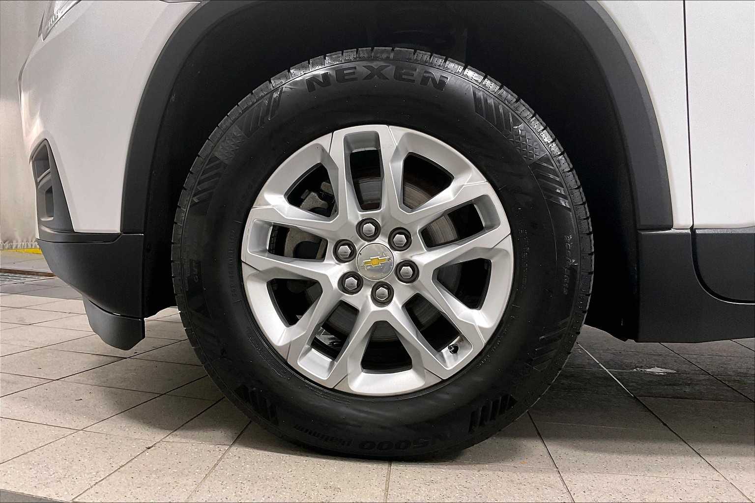 2019 Chevrolet Traverse LS - Photo 7