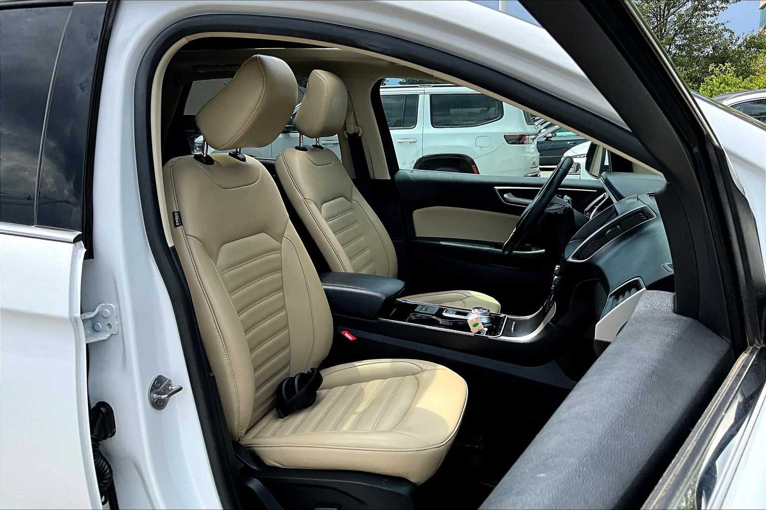 2020 Ford Edge SEL - Photo 11