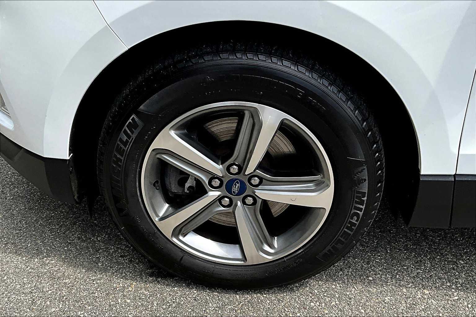 2020 Ford Edge SEL - Photo 7
