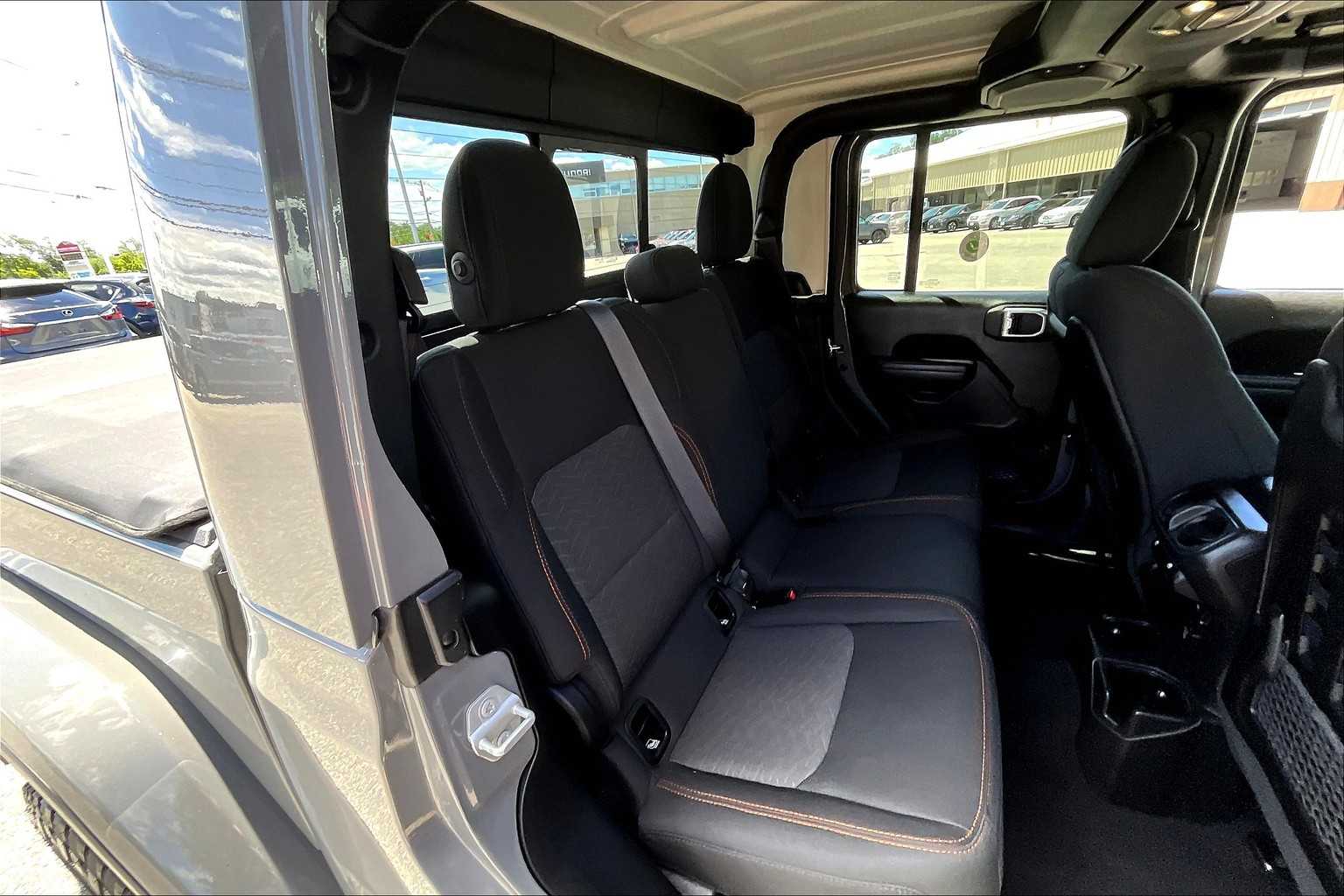 2022 Jeep Gladiator Mojave - Photo 16