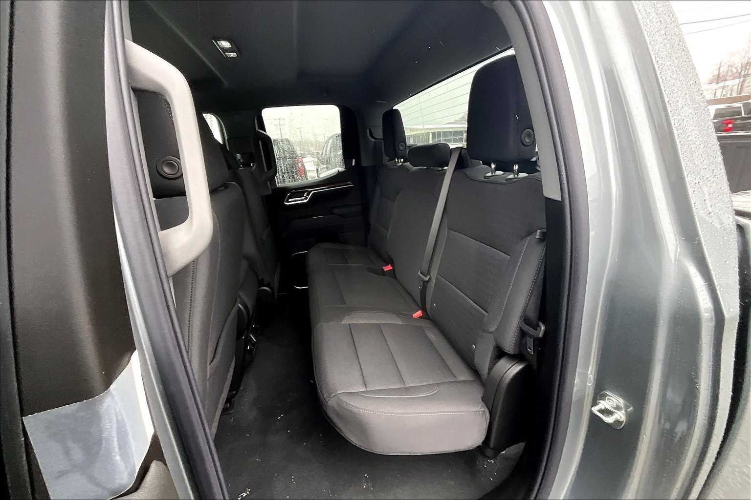 2025 Chevrolet Silverado 1500 LT - Photo 15