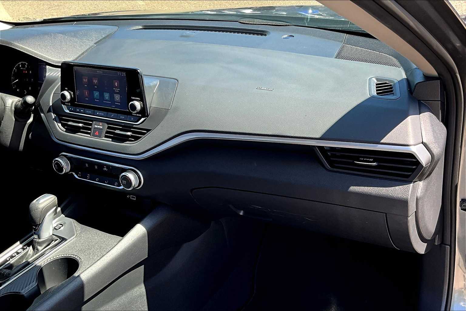 2022 Nissan Altima 2.5 S - Photo 13