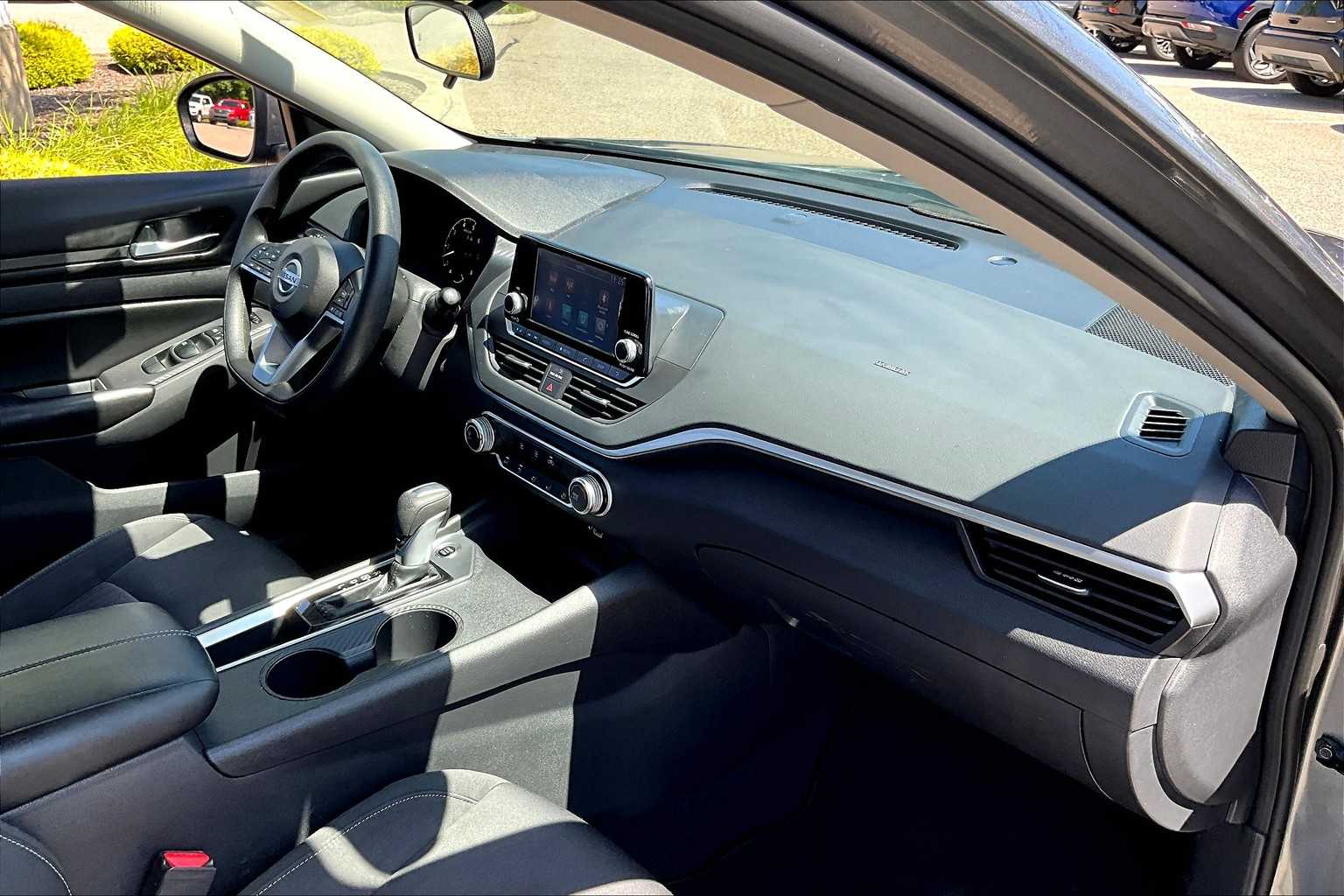 2022 Nissan Altima 2.5 S - Photo 14