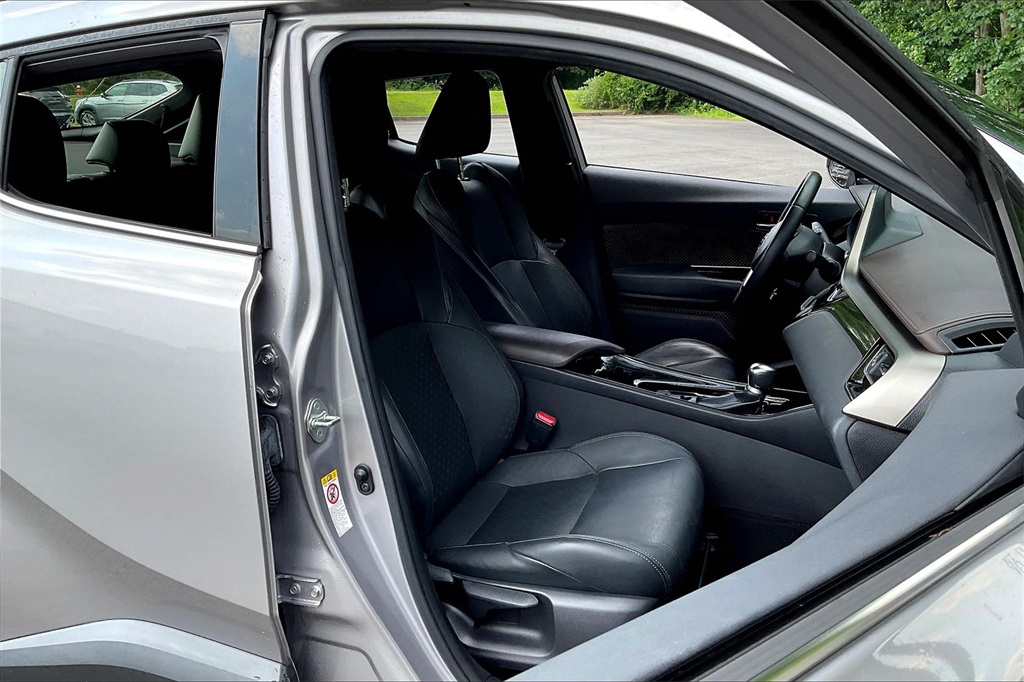 2019 Toyota C-HR XLE - Photo 11