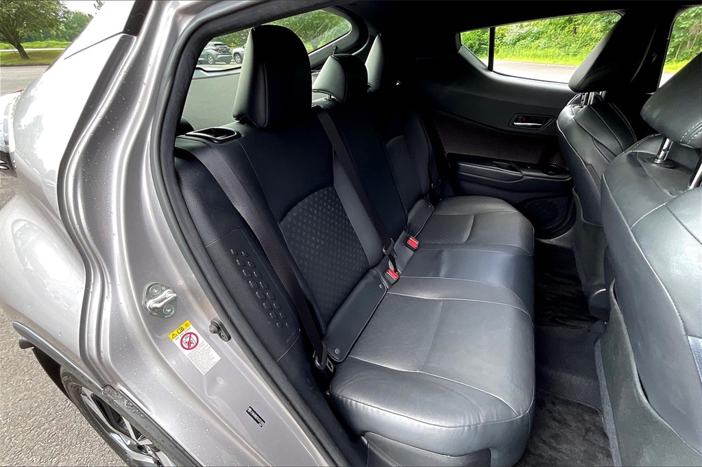 2019 Toyota C-HR XLE - Photo 18