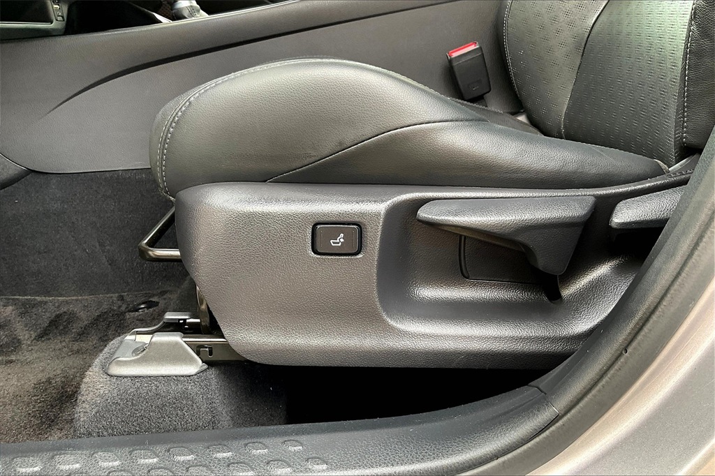 2019 Toyota C-HR XLE - Photo 26