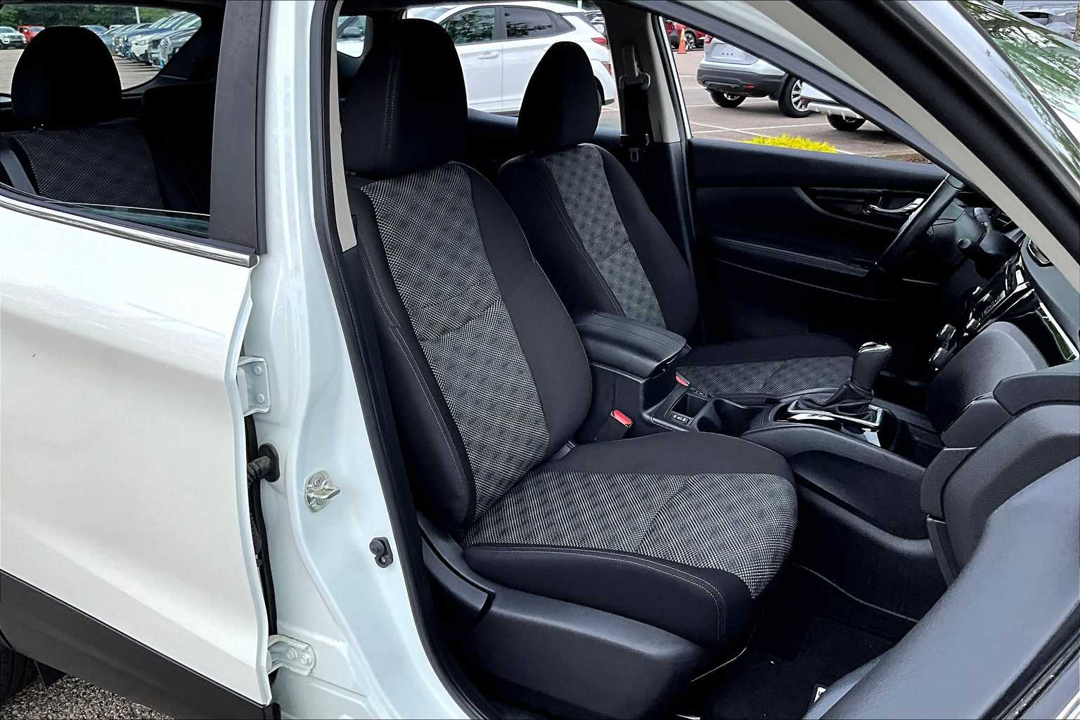 2021 Nissan Rogue Sport SV - Photo 11