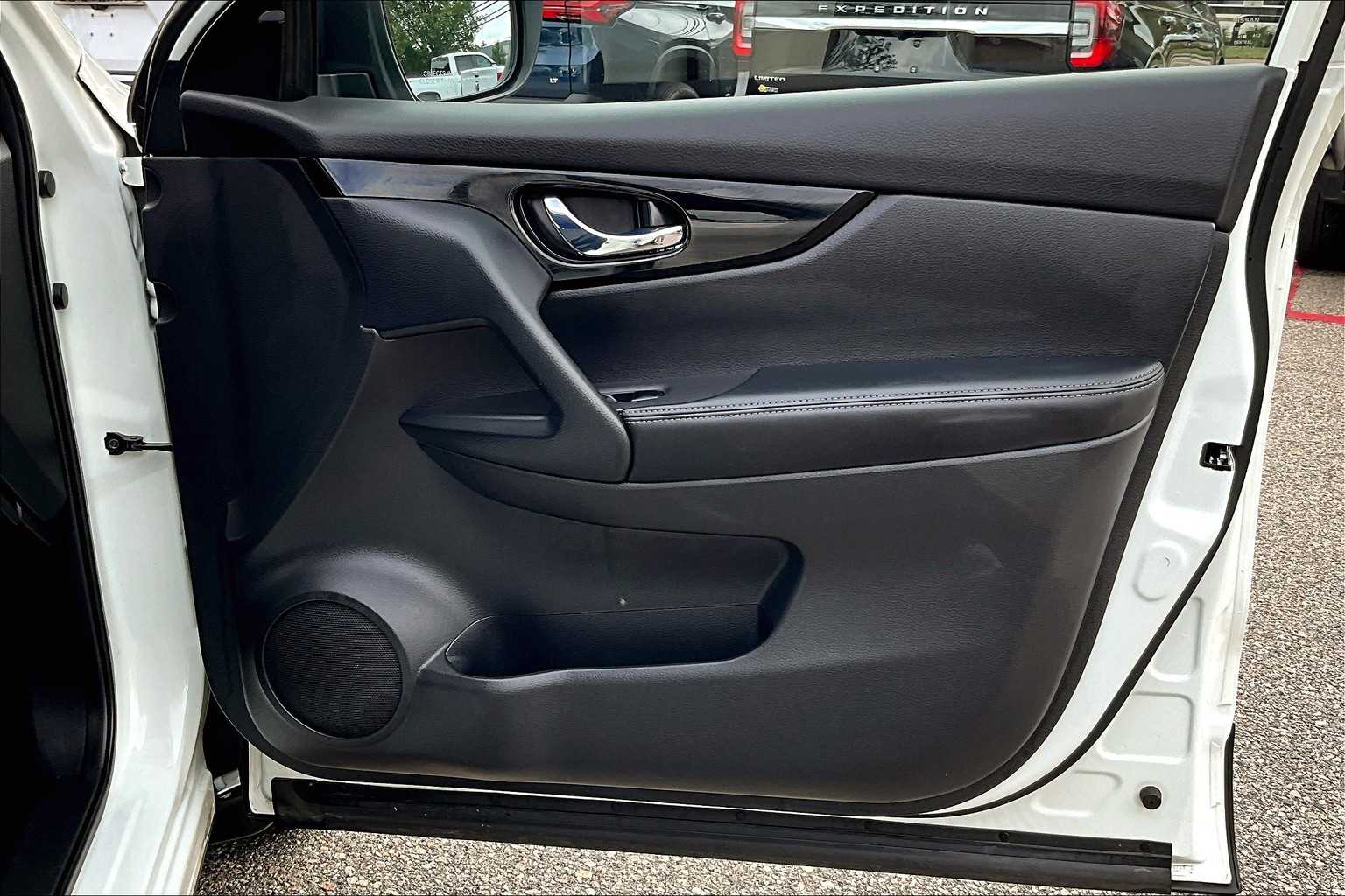 2021 Nissan Rogue Sport SV - Photo 12