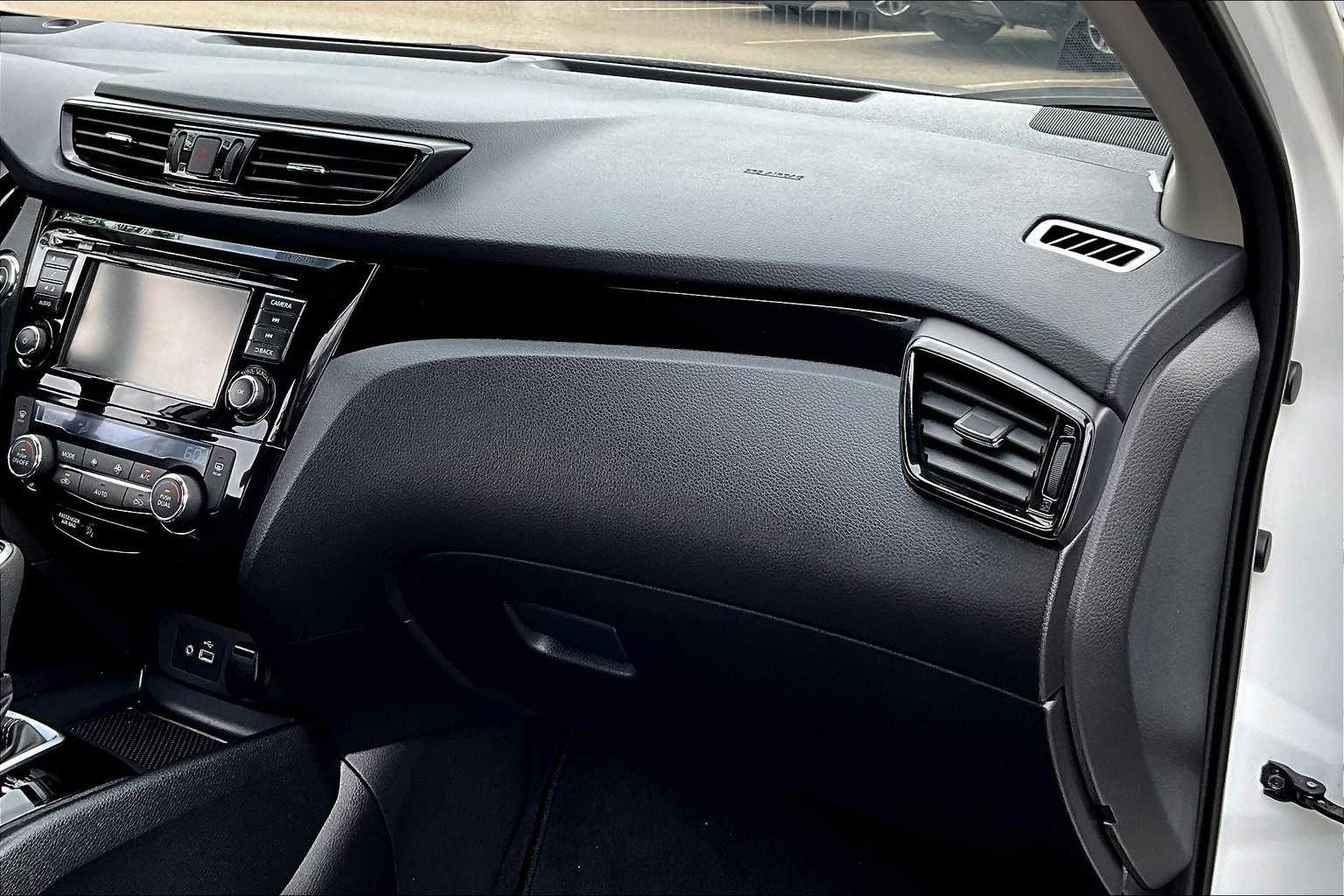 2021 Nissan Rogue Sport SV - Photo 13