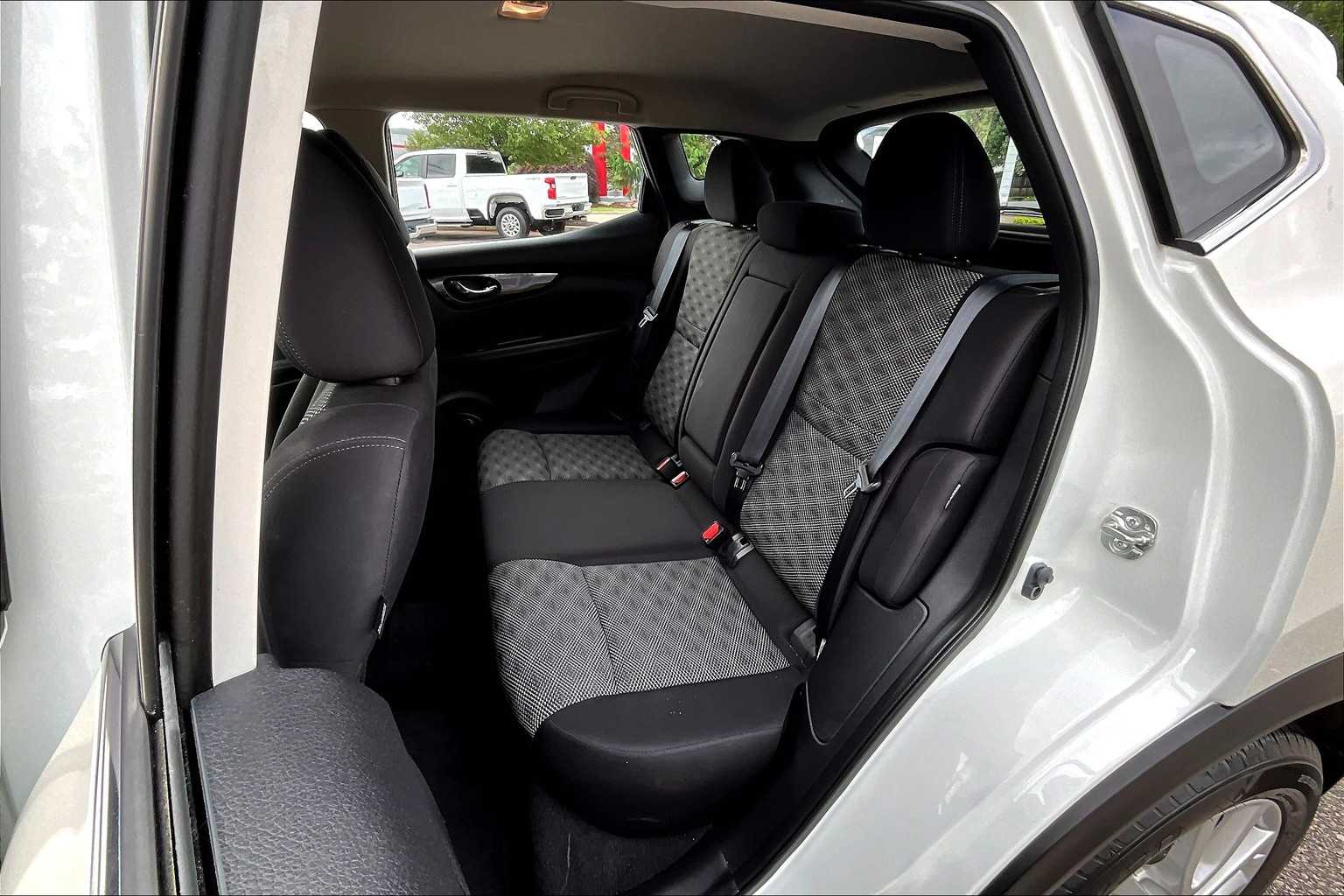 2021 Nissan Rogue Sport SV - Photo 15