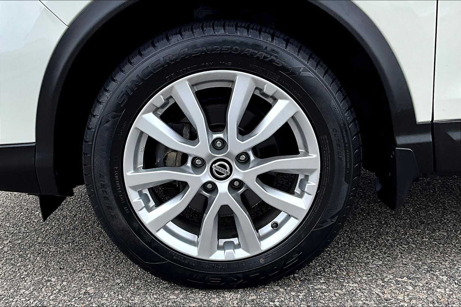 2021 Nissan Rogue Sport SV - Photo 7