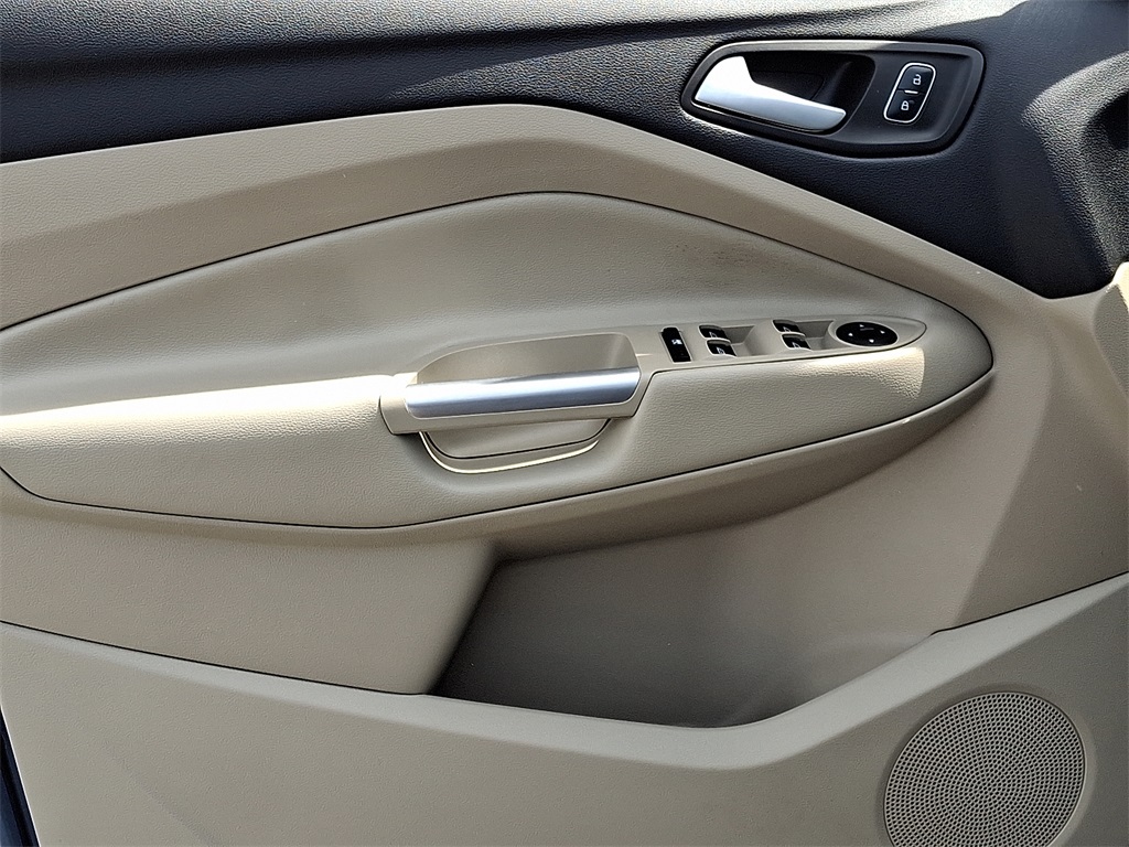 2018 Ford Escape SE - Photo 12