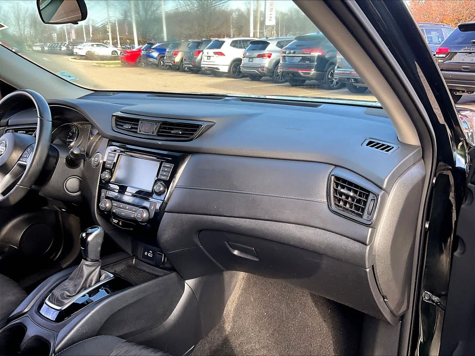 2018 Nissan Rogue SV - Photo 13