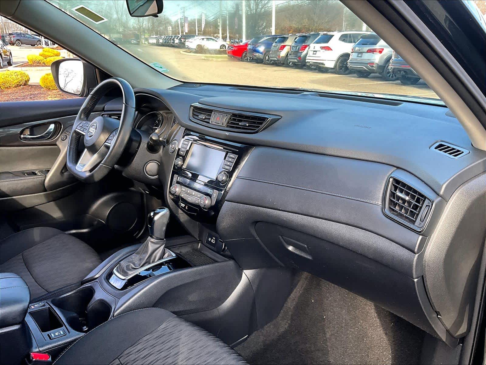 2018 Nissan Rogue SV - Photo 14