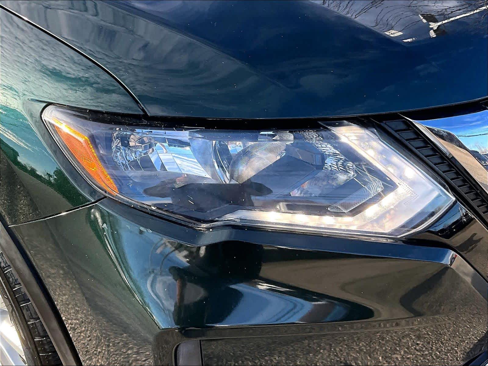 2018 Nissan Rogue SV - Photo 31