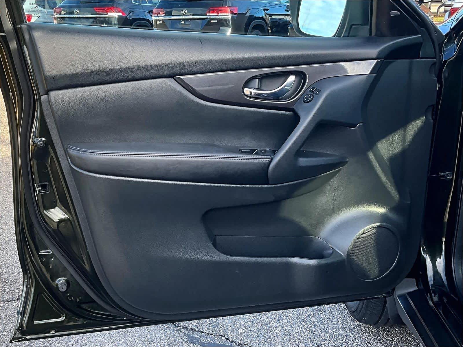 2018 Nissan Rogue SV - Photo 9