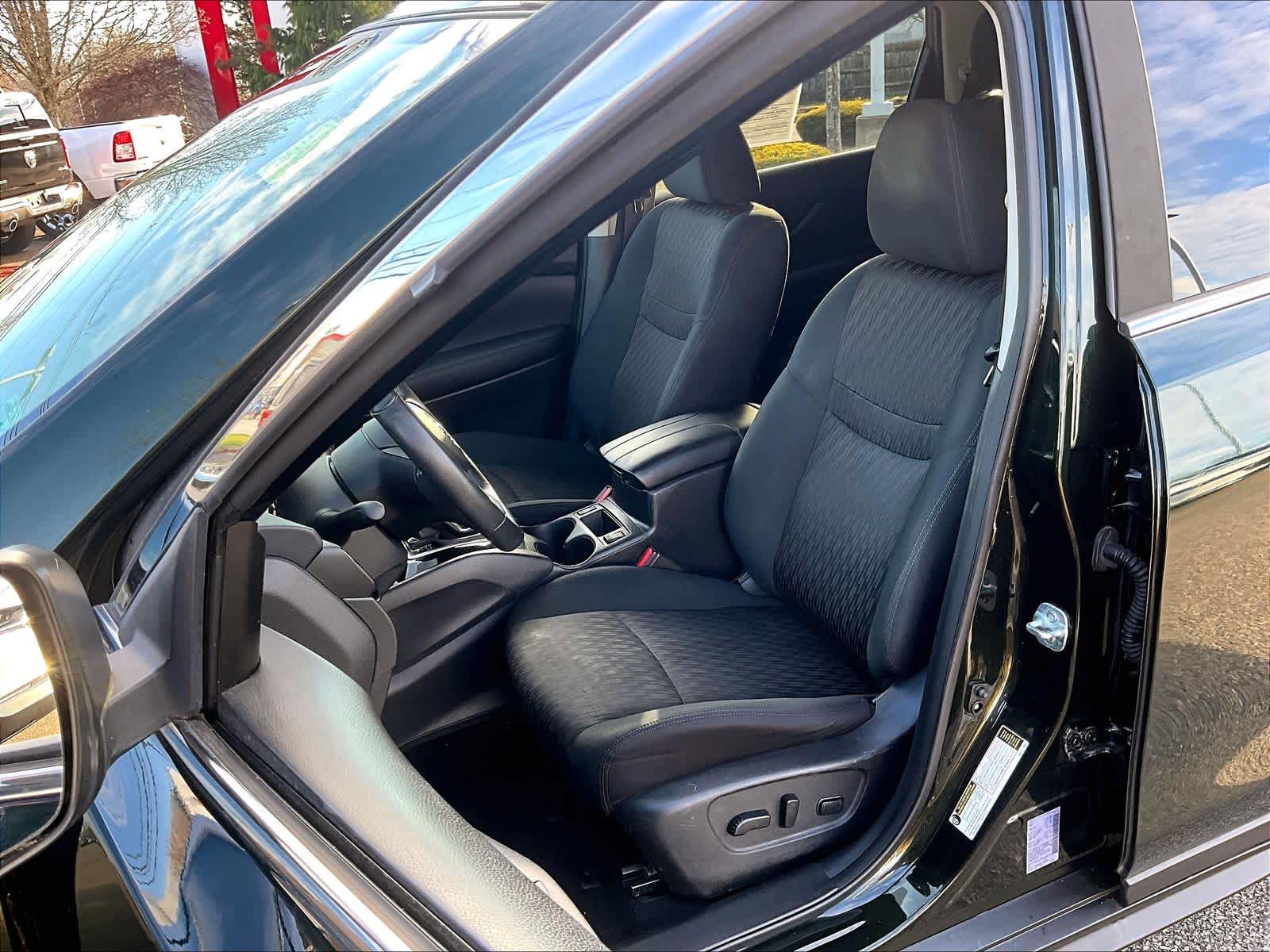 2018 Nissan Rogue SV - Photo 10