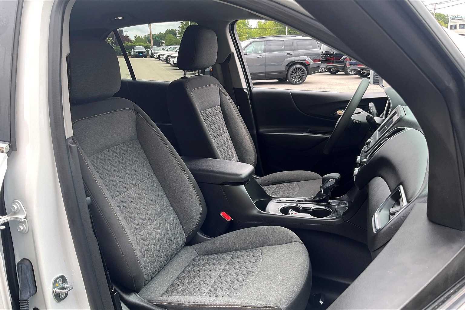 2023 Chevrolet Equinox LT - Photo 11