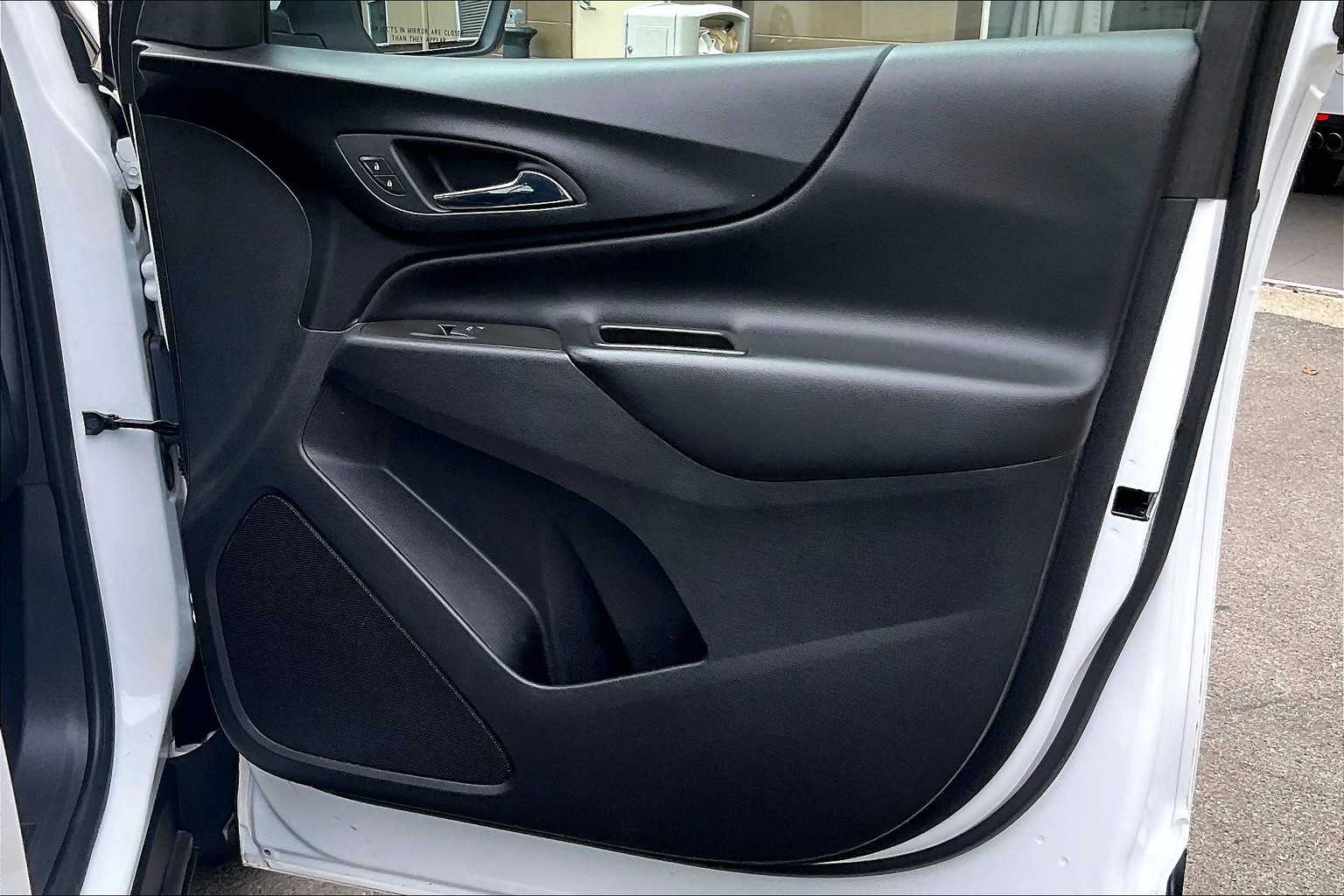 2023 Chevrolet Equinox LT - Photo 12