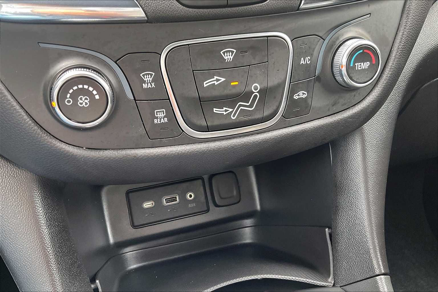 2023 Chevrolet Equinox LT - Photo 25