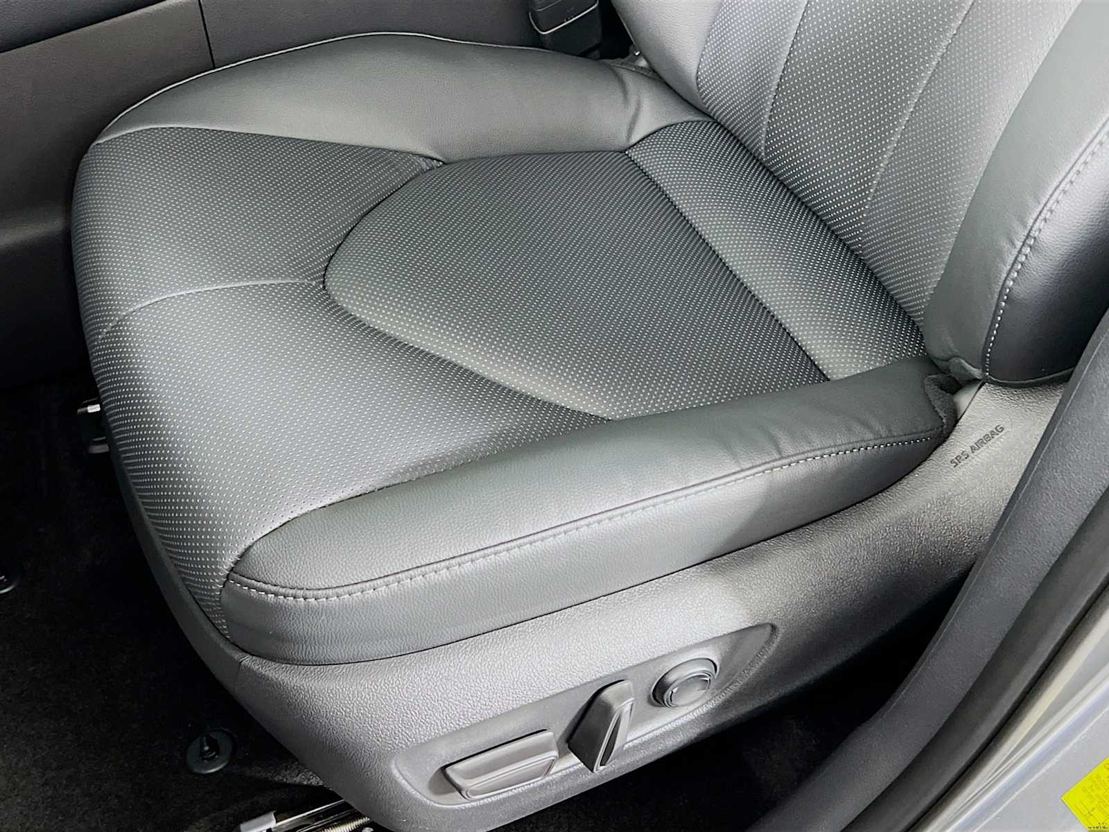 2025 Toyota Grand Highlander Platinum - Photo 17