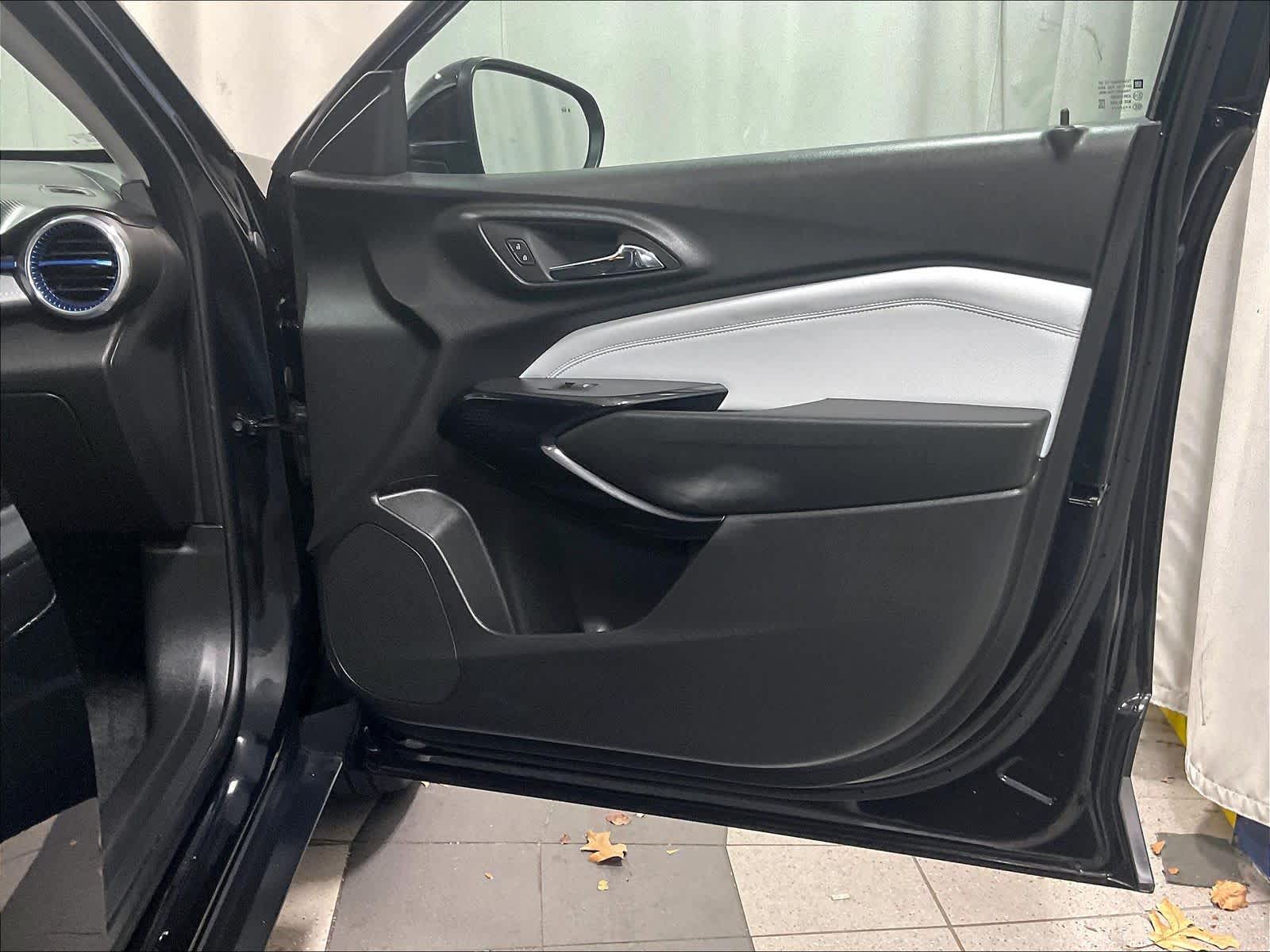 2024 Chevrolet Trax LT - Photo 12