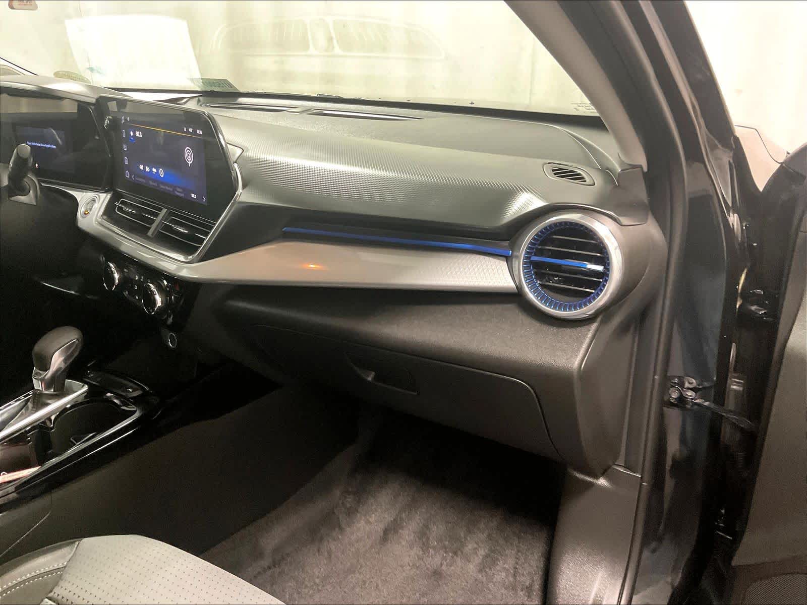 2024 Chevrolet Trax LT - Photo 13