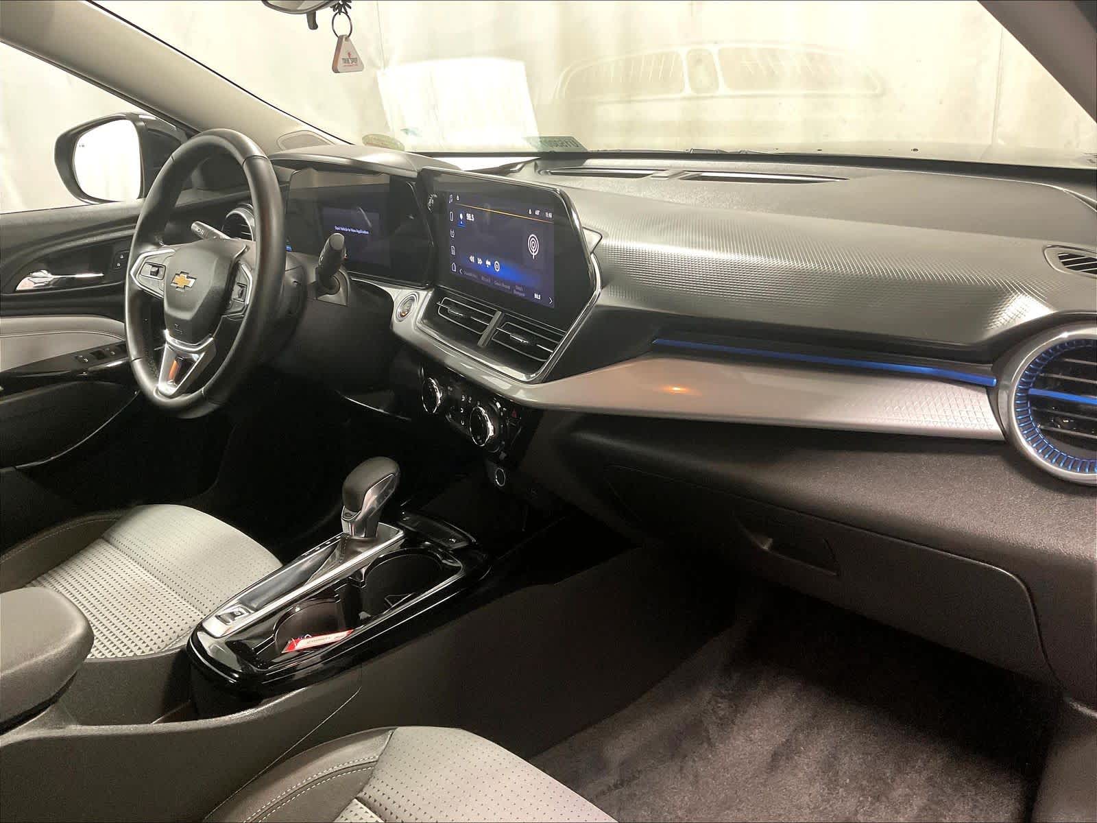 2024 Chevrolet Trax LT - Photo 14