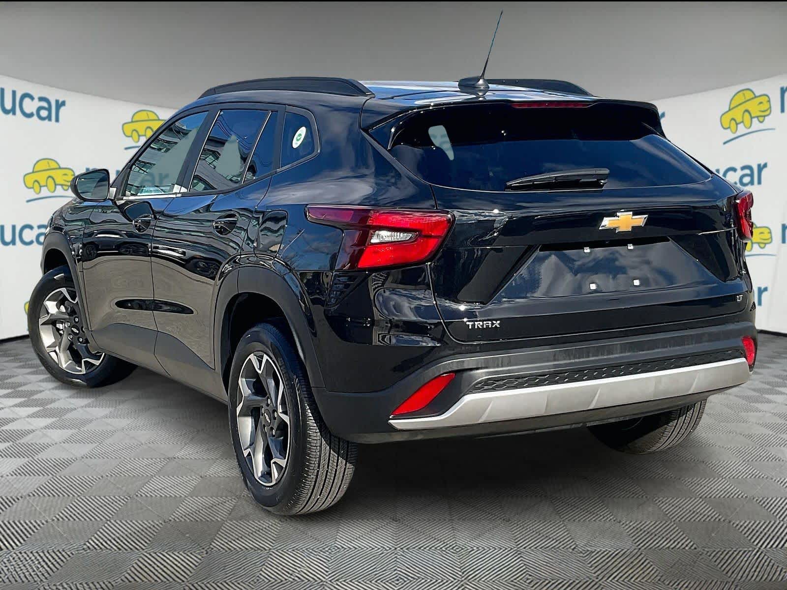 2024 Chevrolet Trax LT - Photo 4