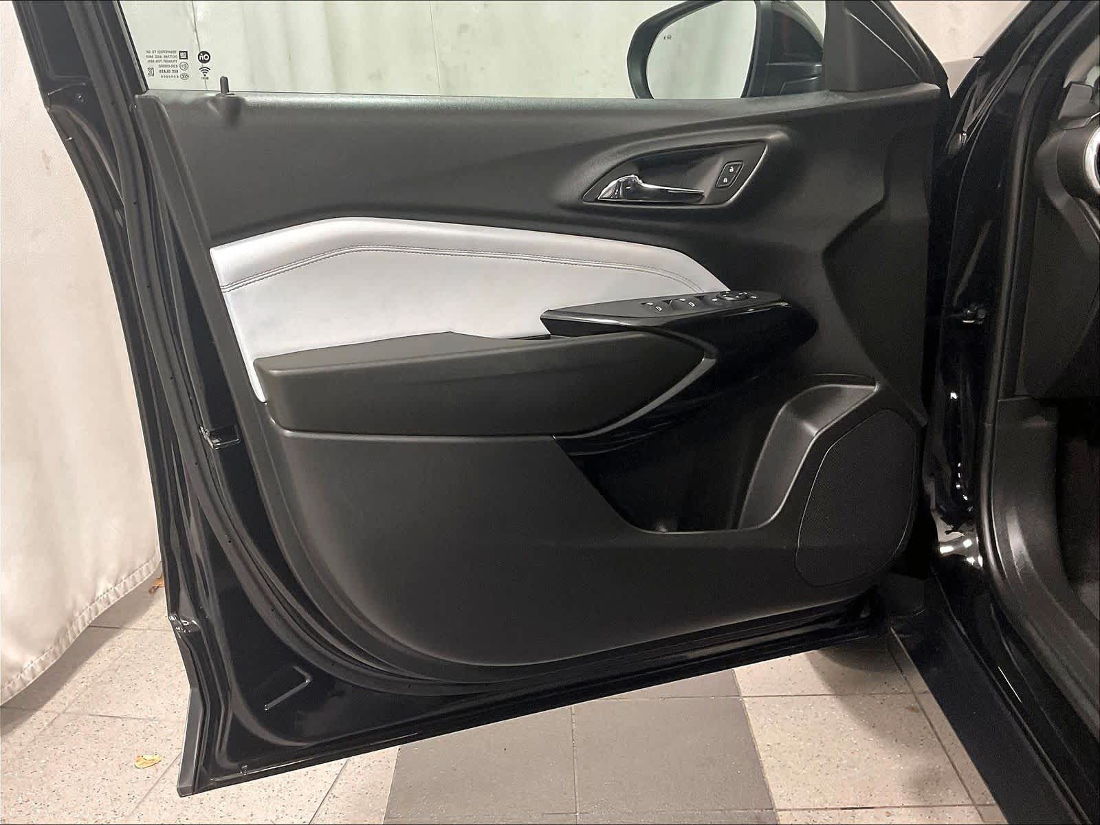 2024 Chevrolet Trax LT - Photo 9