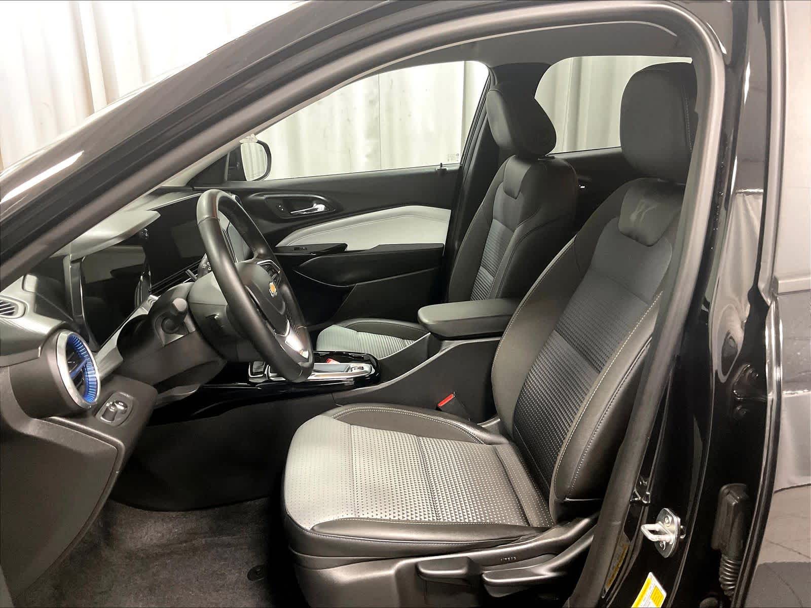 2024 Chevrolet Trax LT - Photo 10