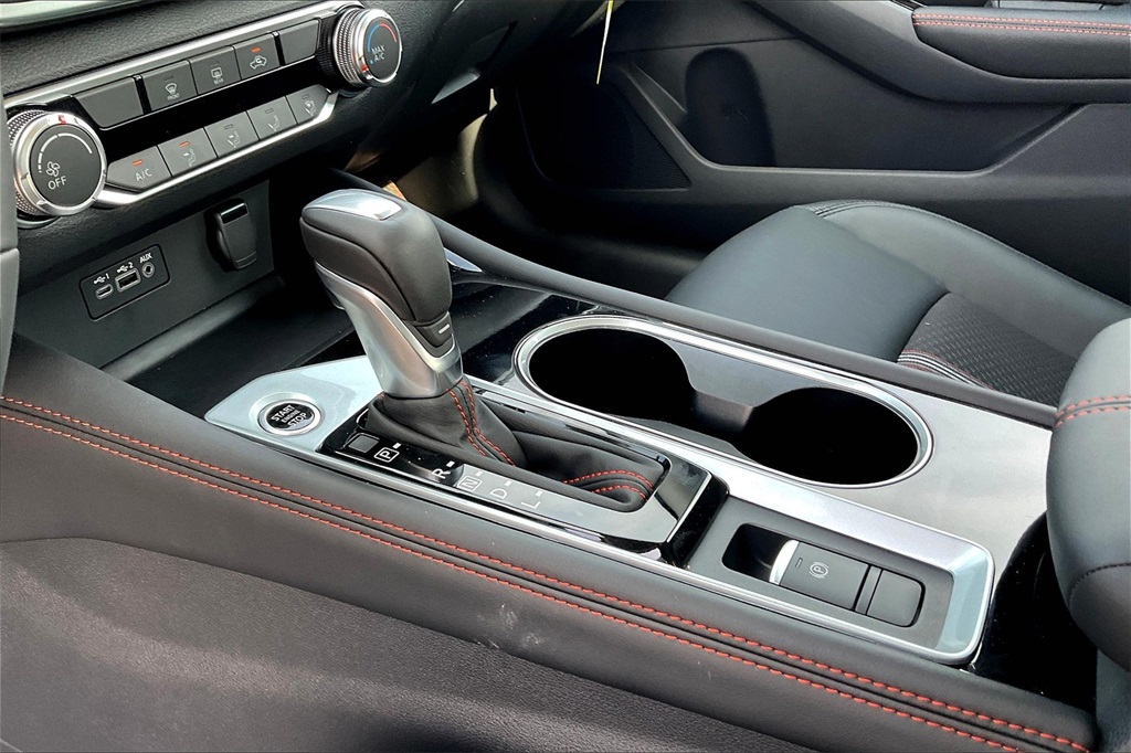 2025 Nissan Altima 2.5 SR - Photo 14