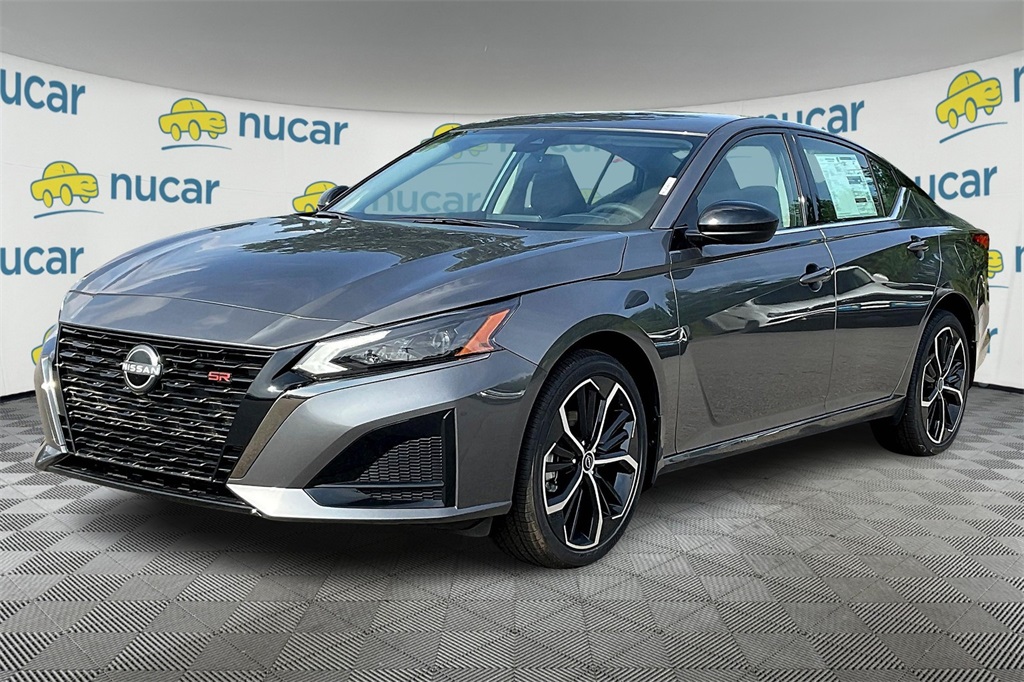 2025 Nissan Altima 2.5 SR - Photo 4