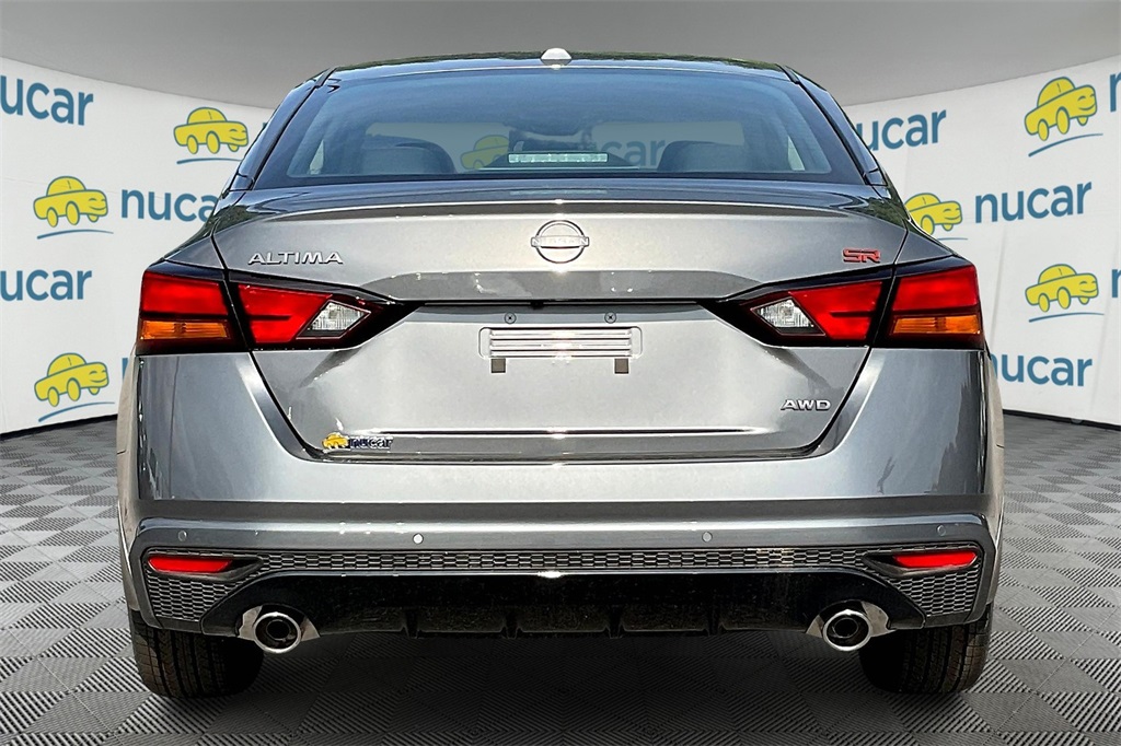 2025 Nissan Altima 2.5 SR - Photo 6