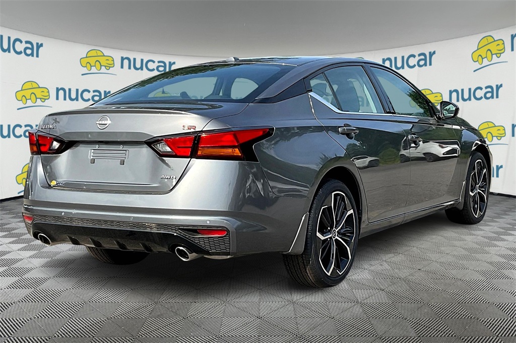 2025 Nissan Altima 2.5 SR - Photo 7