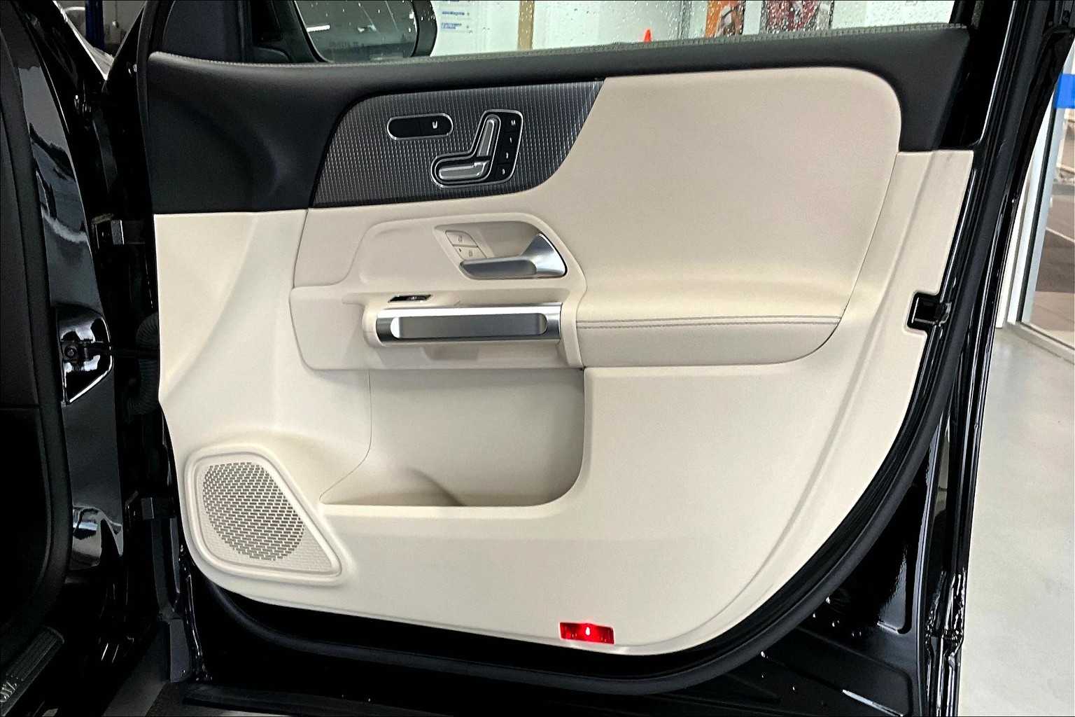 2021 Mercedes-Benz GLB GLB 250 - Photo 12